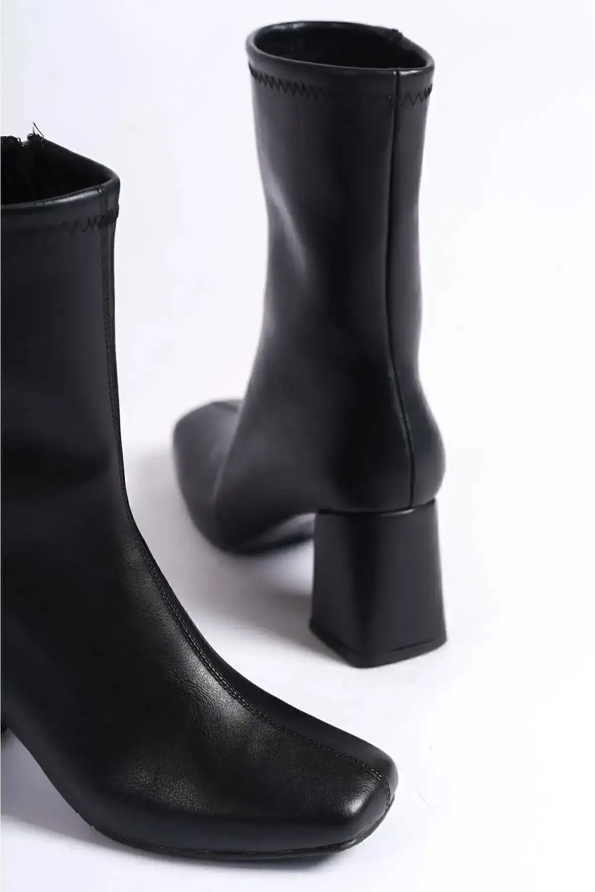 چکمه پاشنه دار مشکی زنانه مشکی - 115 چکمه پاشنه دار مشکی زنانه مشکی - 115