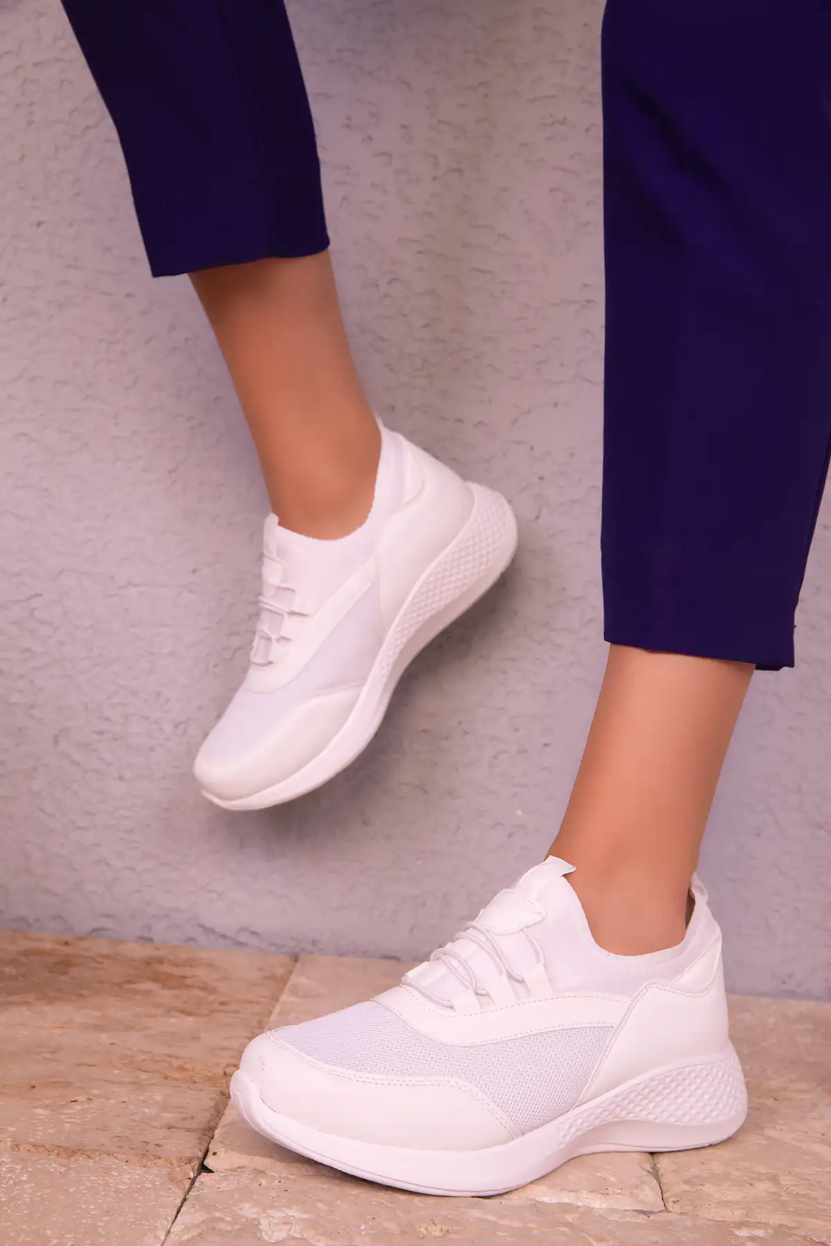 کفش کتانی سفید زنانه 15226 - 29 کفش کتانی سفید زنانه 15226 - 29