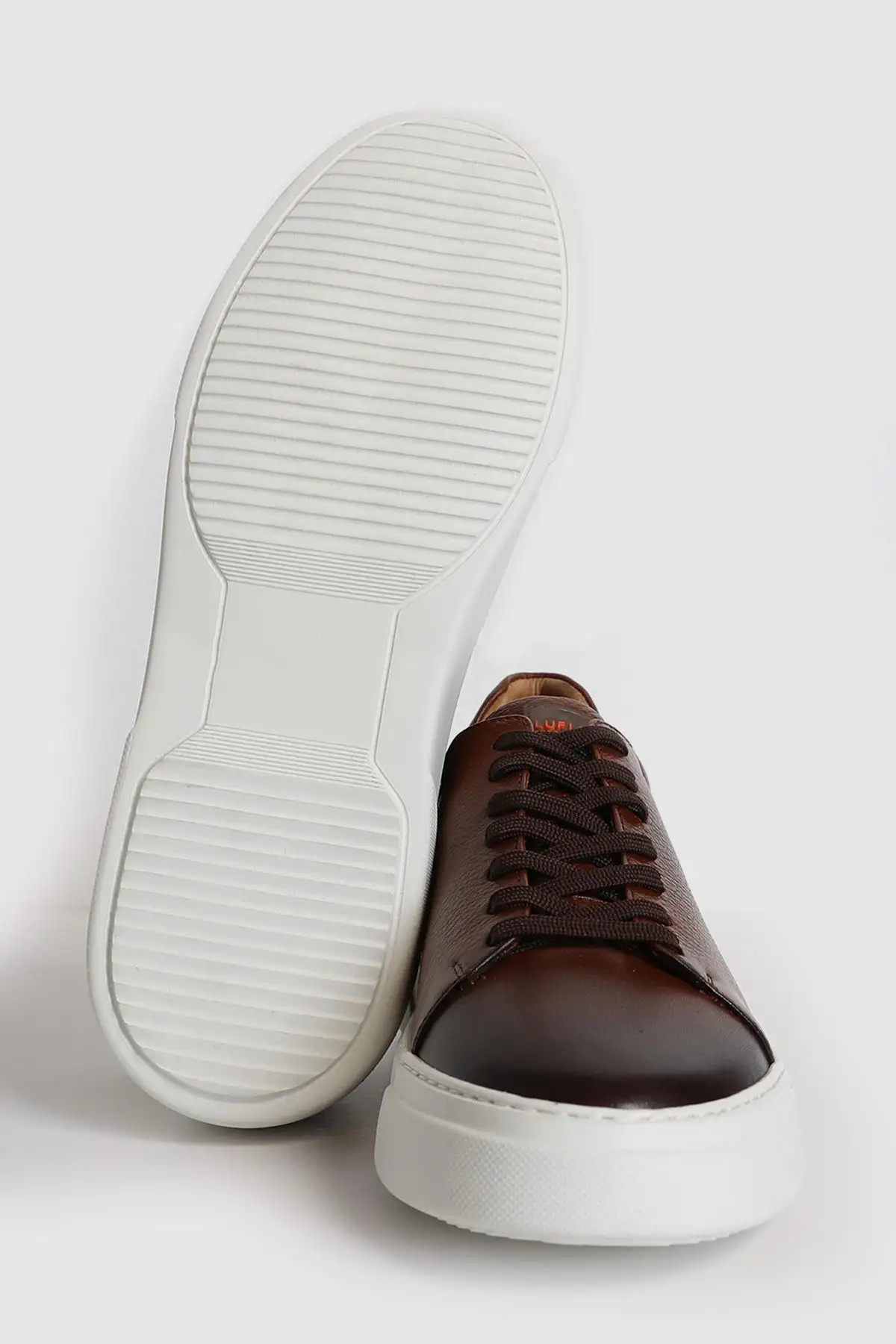 کفش کتانی چرمی مردانه تامی قهوه ای - 227 کفش کتانی چرمی مردانه تامی قهوه ای - 227