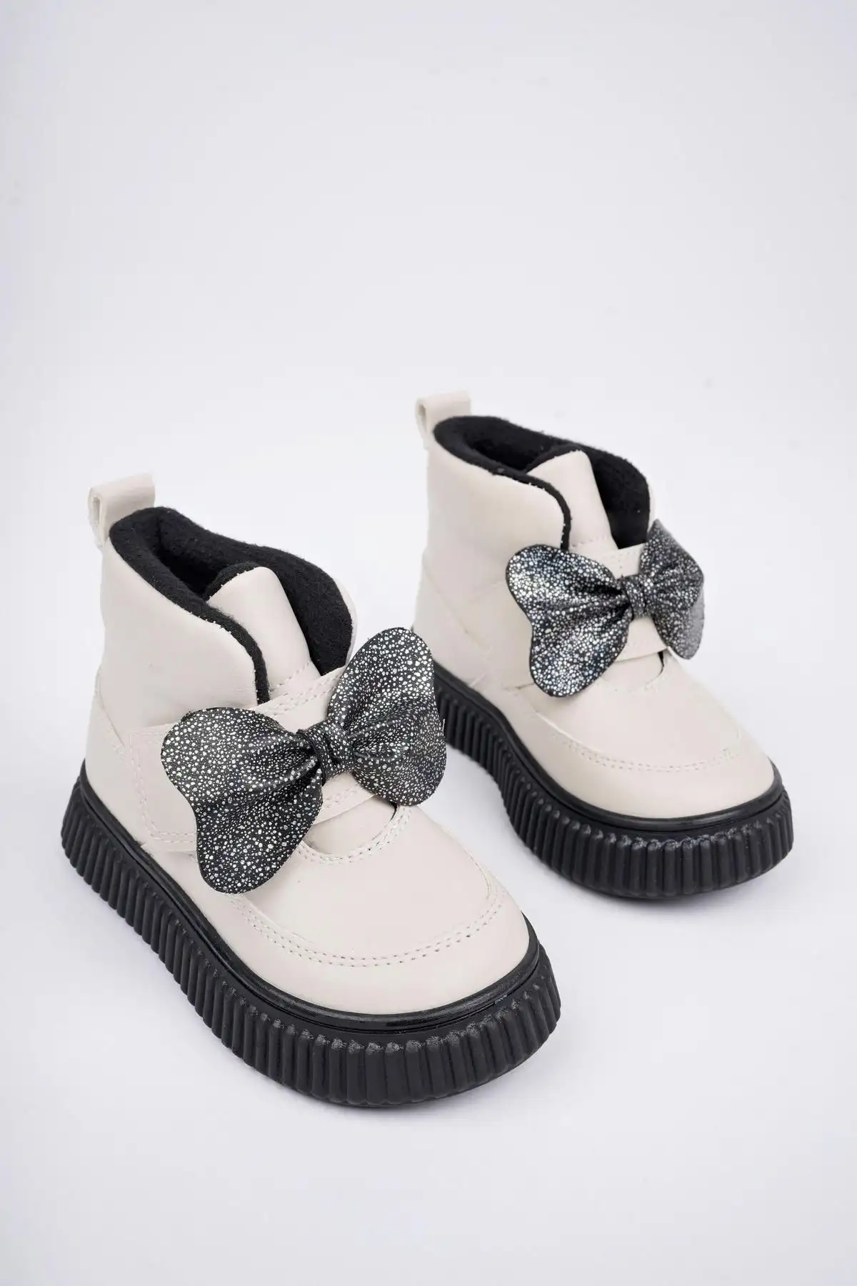 چکمه های زمستانی بچه گانه پاپیون و چسب دار با کفی بدون لغزش تضمینی Nixie - 204 چکمه های زمستانی بچه گانه پاپیون و چسب دار با کفی بدون لغزش تضمینی Nixie - 204