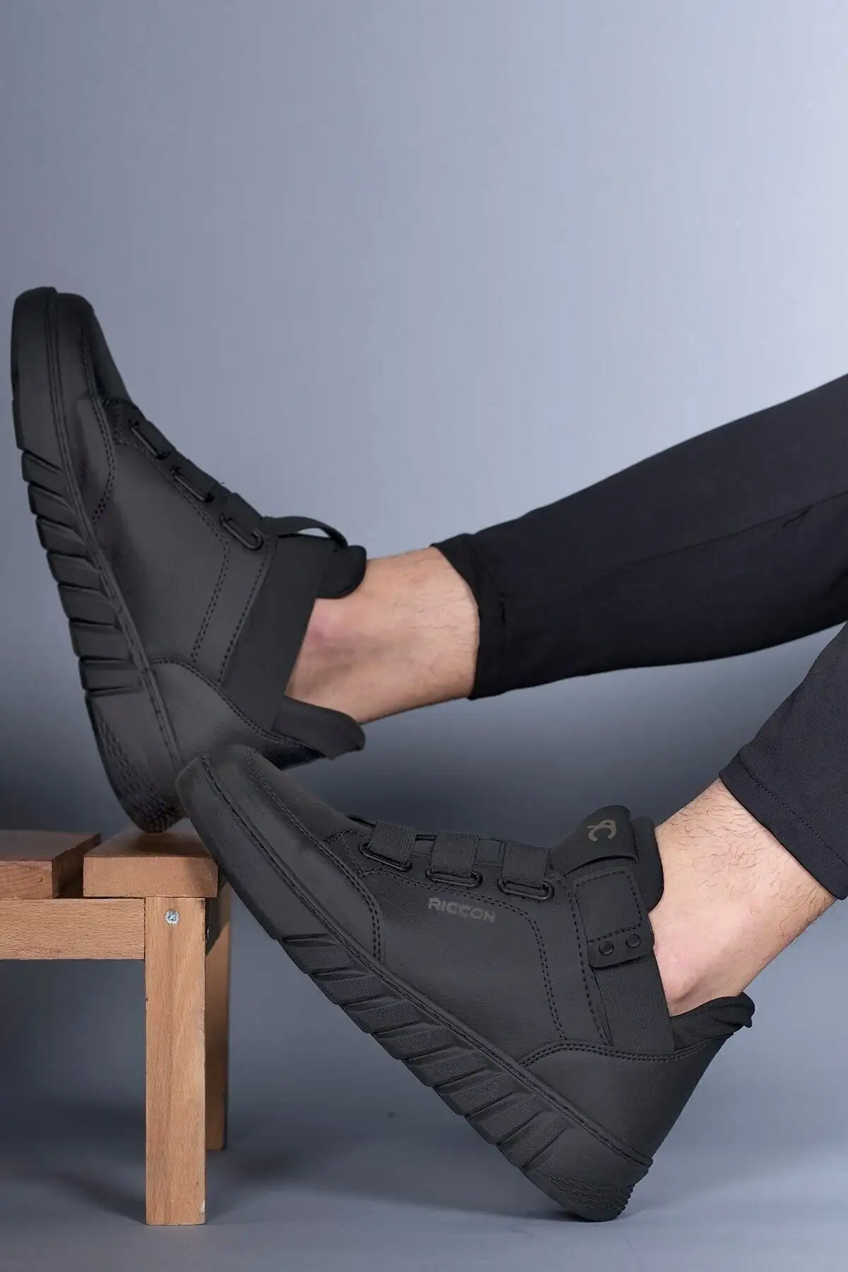 چکمه های کتانی مشکی یونیسکس 0012383 - 518 چکمه های کتانی مشکی یونیسکس 0012383 - 518