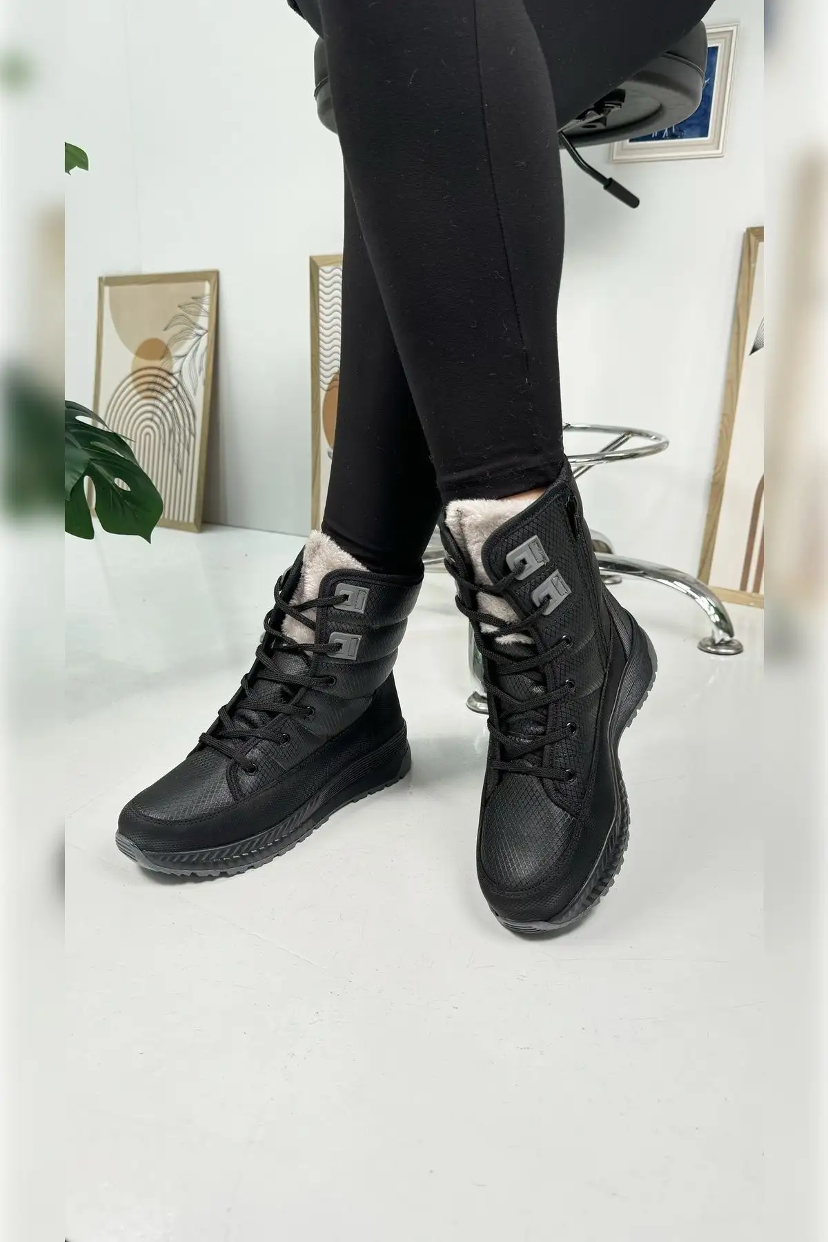 چکمه های برفی زنانه مشکی دودی Shearling زنانه بنددار زیپ دار راحت و راحت 815 - 1032 چکمه های برفی زنانه مشکی دودی Shearling زنانه بنددار زیپ دار راحت و راحت 815 - 1032