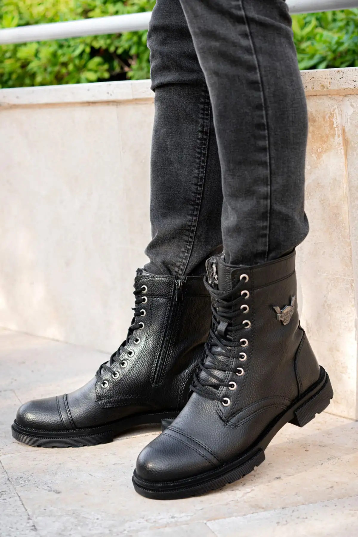 زیره لاستیکی ضد لغزش خزدار زیپ دار ضد آب و سرما با ضمانت زمستانی مردانه مشکی - 50 زیره لاستیکی ضد لغزش خزدار زیپ دار ضد آب و سرما با ضمانت زمستانی مردانه مشکی - 50