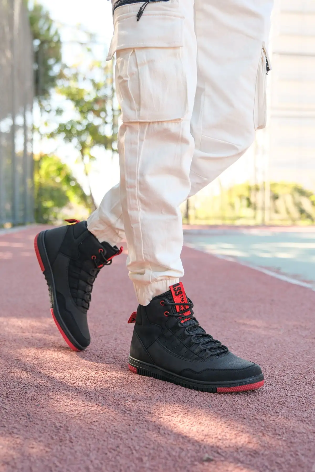 چکمه کتانی مردانه قرمز مشکی 00122262 - 85 چکمه کتانی مردانه قرمز مشکی 00122262 - 85