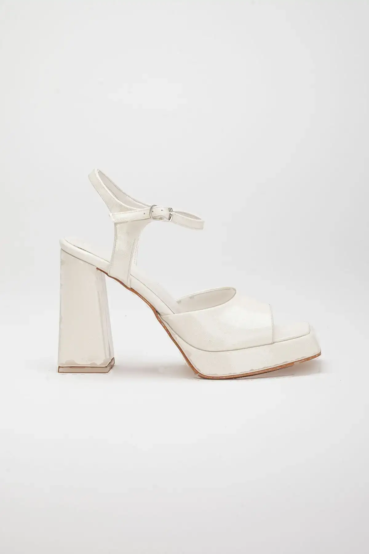 کفش عروس سکوی زاویه دار زنانه پاشنه بلند - 467 کفش عروس سکوی زاویه دار زنانه پاشنه بلند - 467