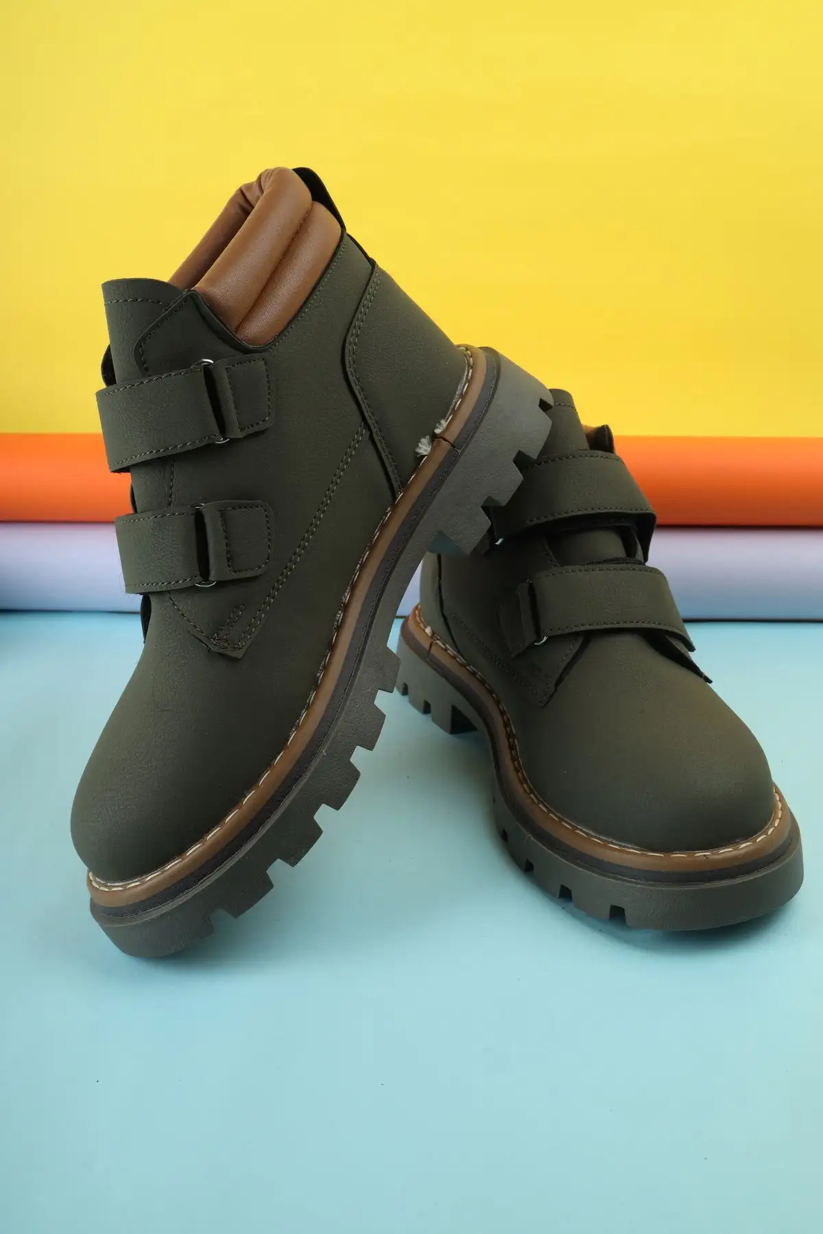 پسرانه زمستانی ضد آب مدل جدید کفش زمستانی پسرانه کفش زمستانی پسرانه - 187 پسرانه زمستانی ضد آب مدل جدید کفش زمستانی پسرانه کفش زمستانی پسرانه - 187