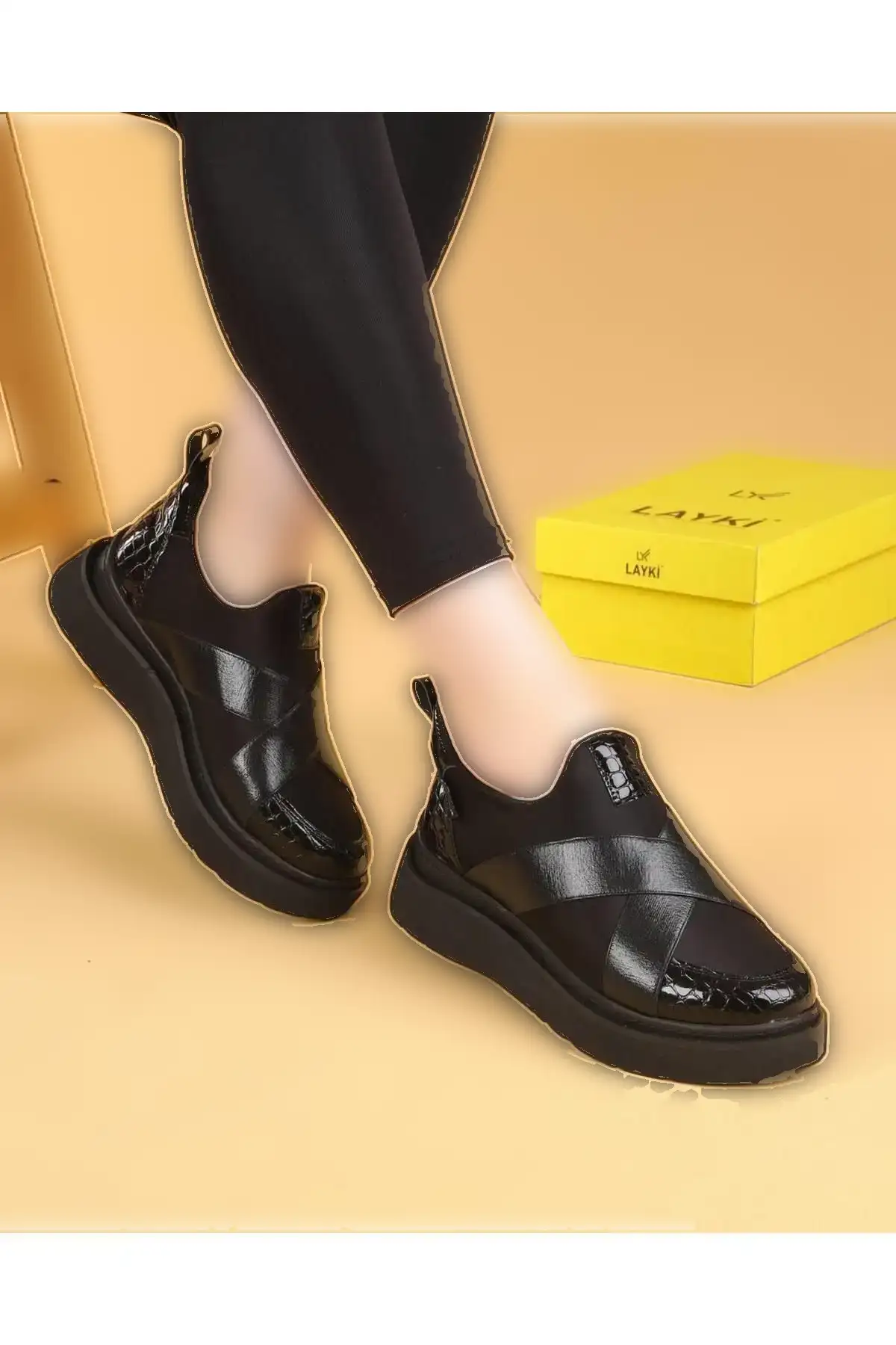 کفش پیاده روی پارچه ای چتر الاستیک چتر کروکت رنگ مشکی نسیکا - 357 کفش پیاده روی پارچه ای چتر الاستیک چتر کروکت رنگ مشکی نسیکا - 357