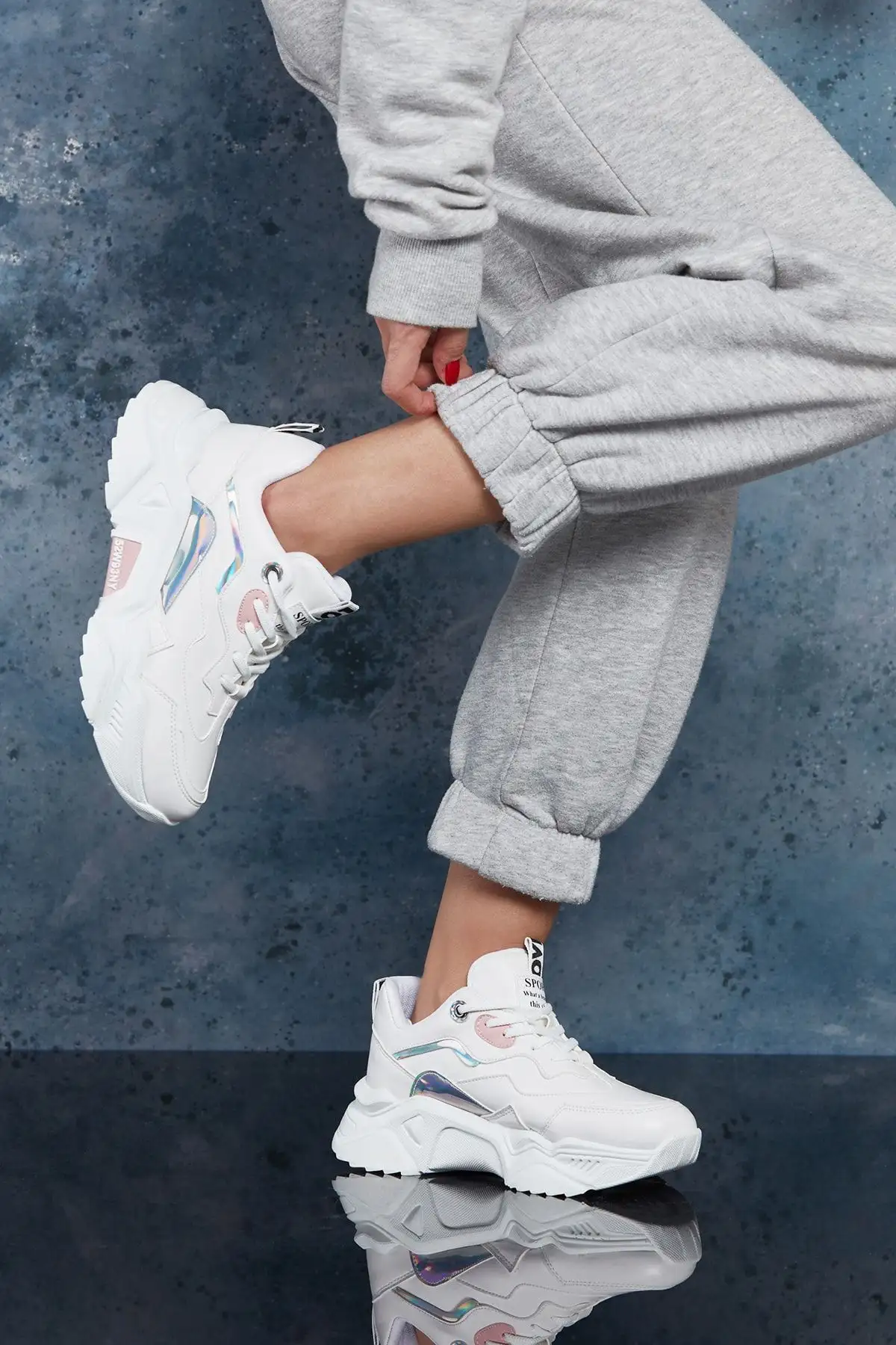 کفش کتانی پودری سفید زنانه - 25 کفش کتانی پودری سفید زنانه - 25