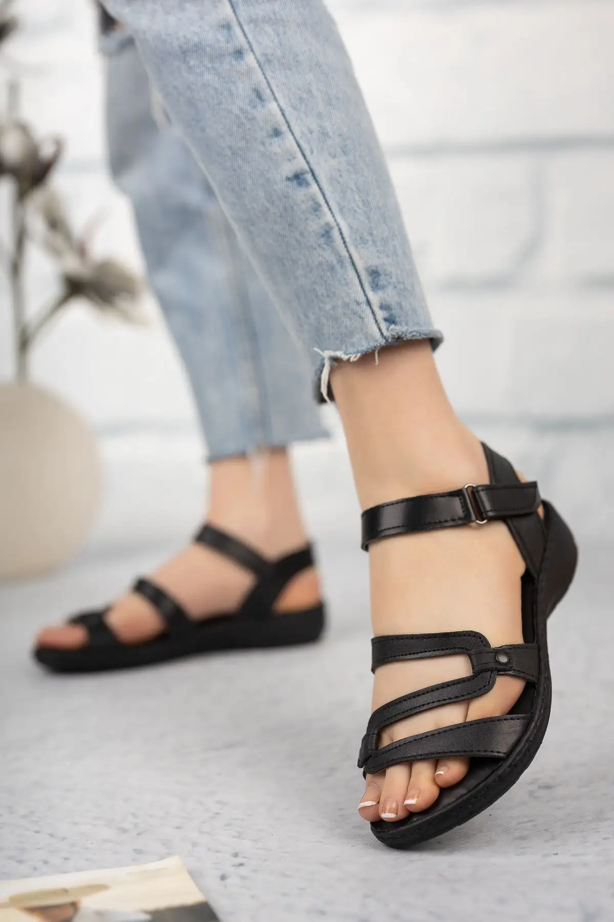 صندل دمپایی زنانه راحت زیره چرم طبیعی ارتوپدی سونیا ارتوپدی - 1143 صندل دمپایی زنانه راحت زیره چرم طبیعی ارتوپدی سونیا ارتوپدی - 1143