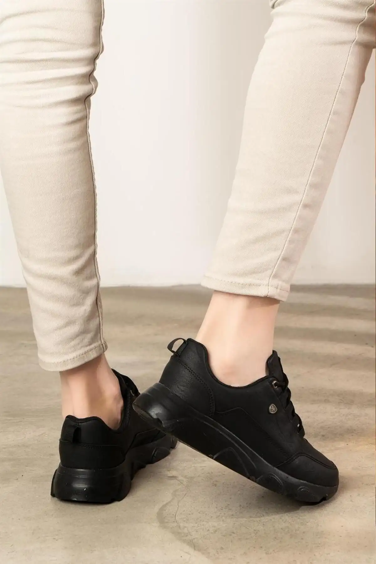 05 کفش راحتی مردانه زیره مشکی رنگ مشکی - 258 05 کفش راحتی مردانه زیره مشکی رنگ مشکی - 258