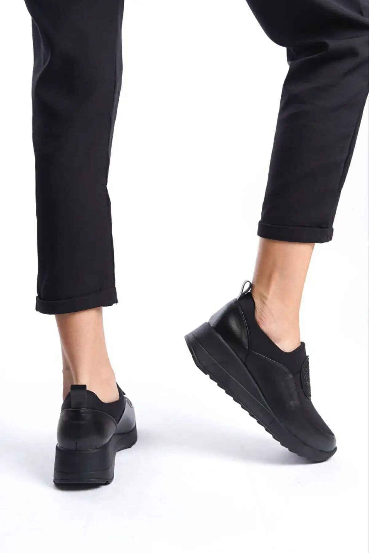 کفش راحتی زنانه مشکی کفش ارتوپدی کفش زنانه سبک وزن کفش مادر ارتوپدی کامل - 1234 کفش راحتی زنانه مشکی کفش ارتوپدی کفش زنانه سبک وزن کفش مادر ارتوپدی کامل - 1234