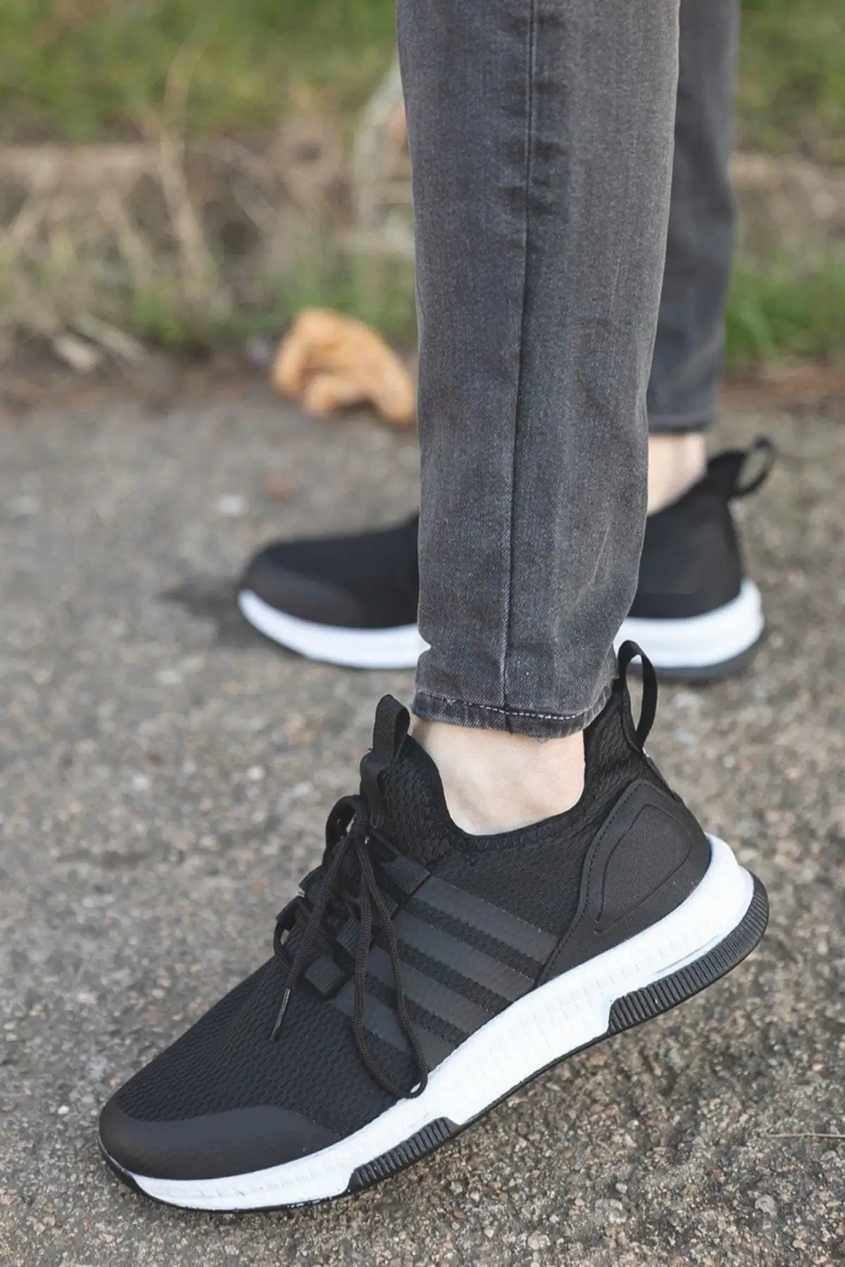 کفش ورزشی دویدن و پیاده روی لباس بافتنی مشکی و سفید - 760 کفش ورزشی دویدن و پیاده روی لباس بافتنی مشکی و سفید - 760