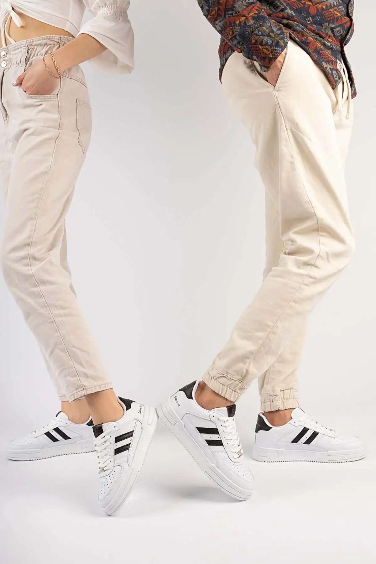 کفش ورزشی کتانی سبک انعطاف پذیر ارتوپدی تضمینی Unisex سفید مشکی - 537 کفش ورزشی کتانی سبک انعطاف پذیر ارتوپدی تضمینی Unisex سفید مشکی - 537