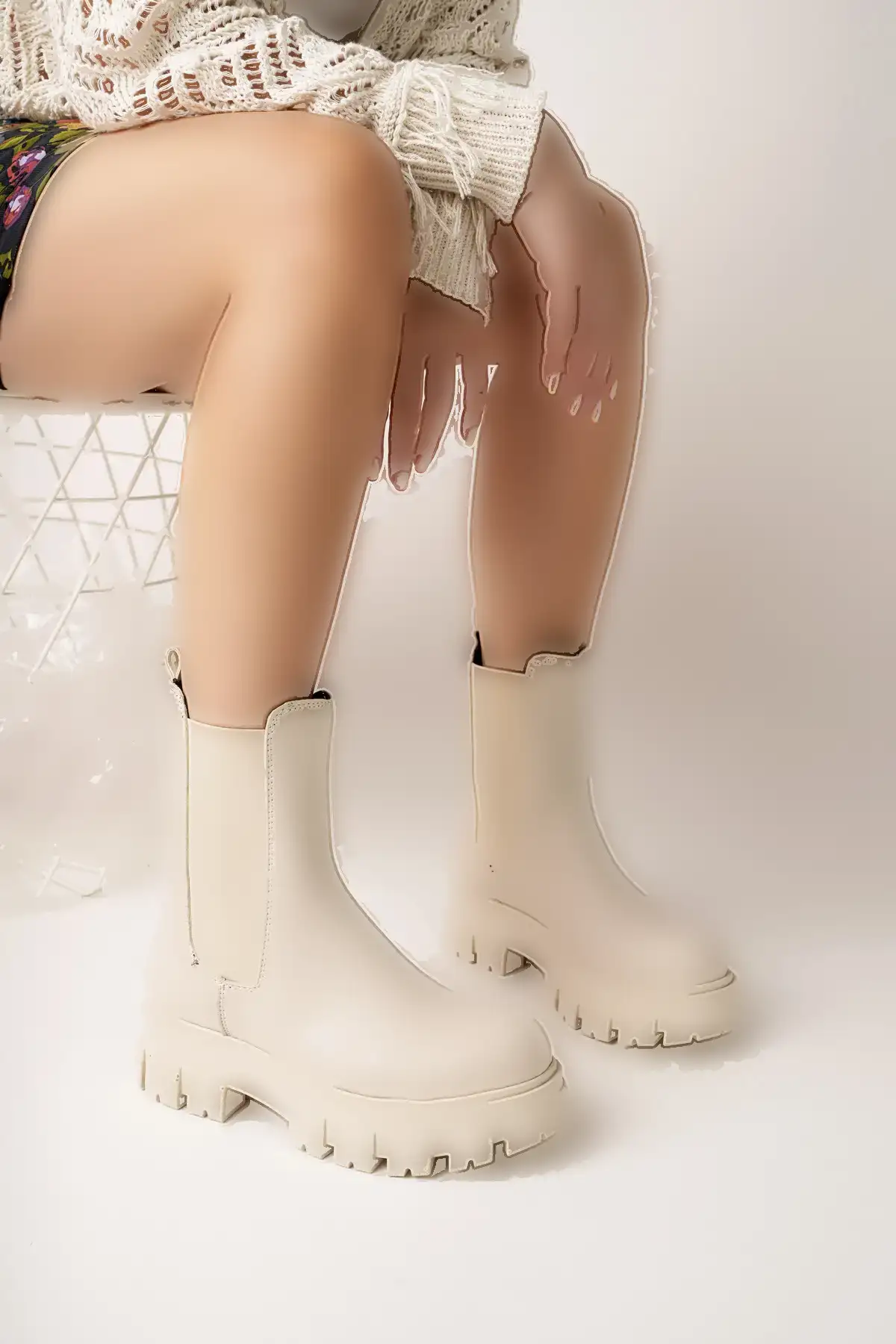 چکمه زیره ضخیم الاستیک پوستی - 106 چکمه زیره ضخیم الاستیک پوستی - 106