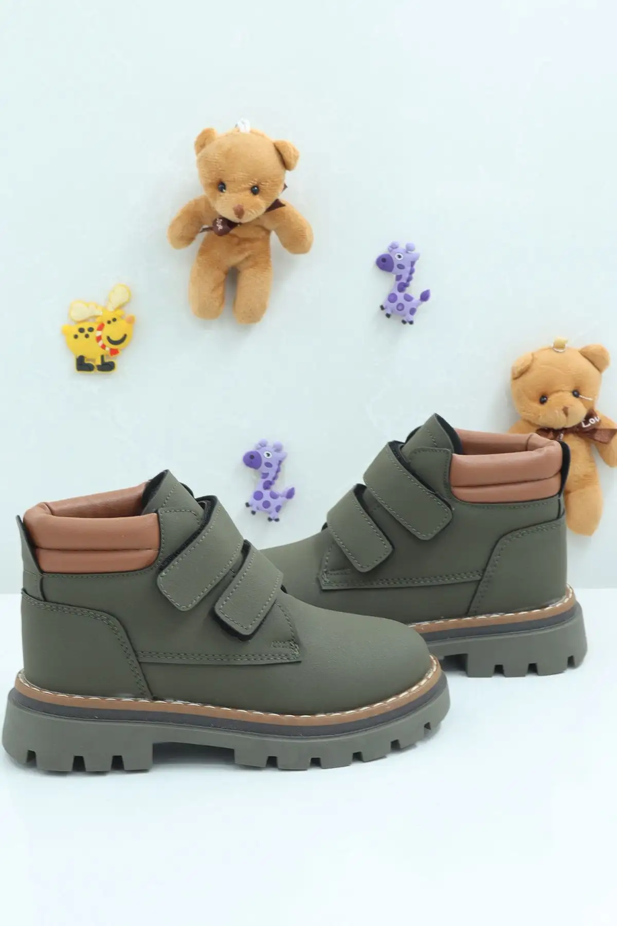 پسرانه زمستانی ضد آب مدل جدید کفش زمستانی پسرانه کفش زمستانی پسرانه - 187 پسرانه زمستانی ضد آب مدل جدید کفش زمستانی پسرانه کفش زمستانی پسرانه - 187