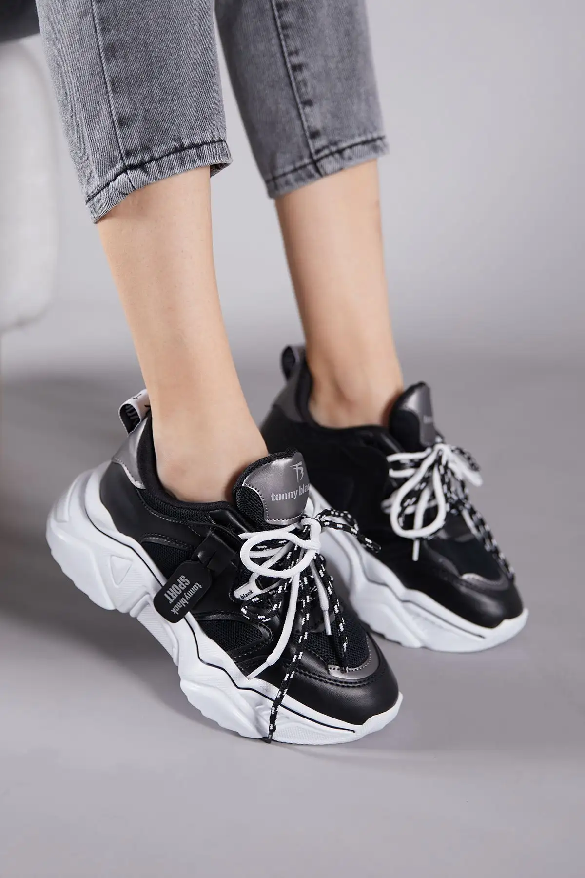 کفش اسپرت مشکی زنانه تبکپل - 39 کفش اسپرت مشکی زنانه تبکپل - 39