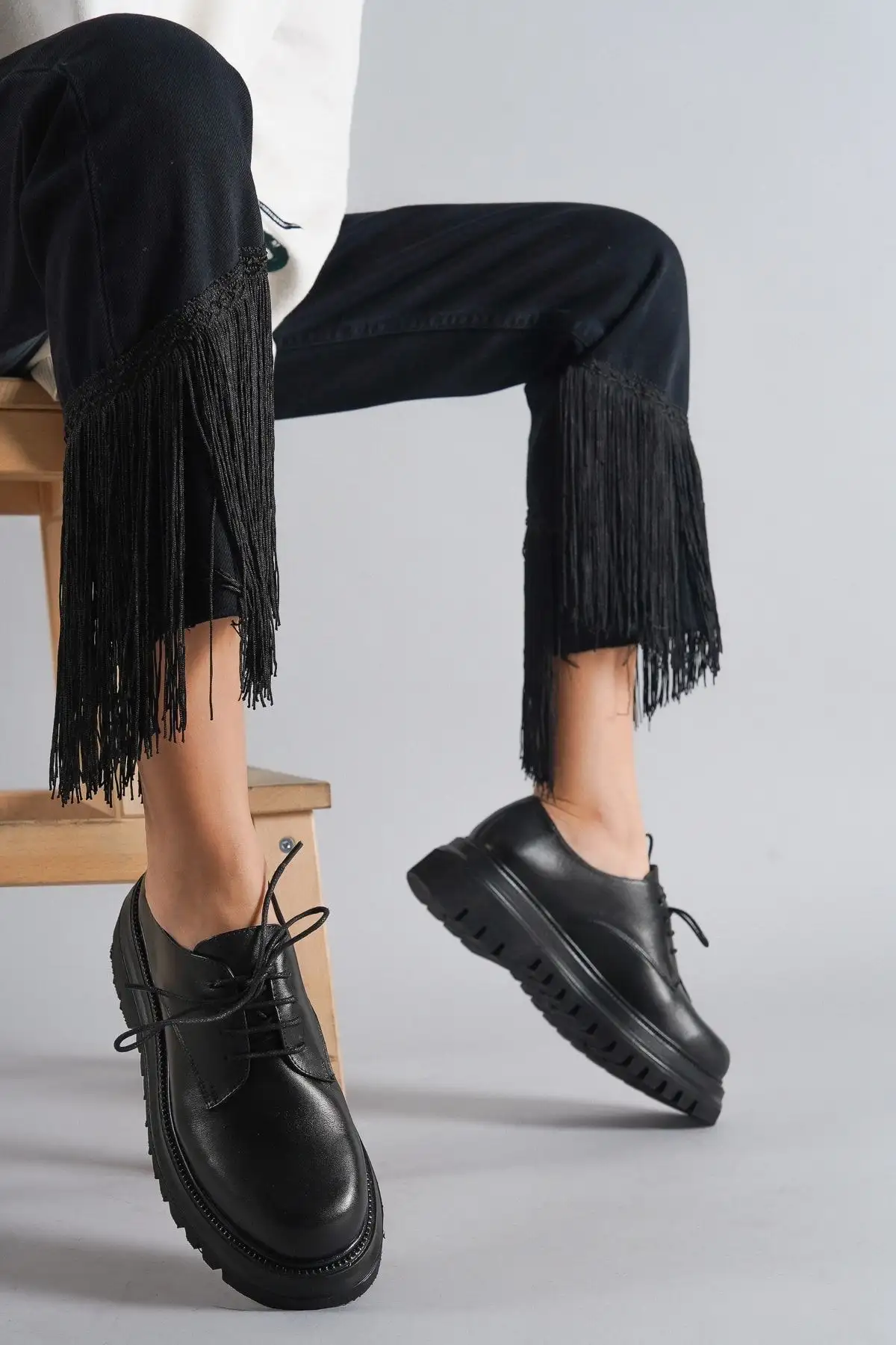 کفش زنانه چرم ضخیم روزانه چرم طبیعی مشکی Trc-216674 - 1283 کفش زنانه چرم ضخیم روزانه چرم طبیعی مشکی Trc-216674 - 1283