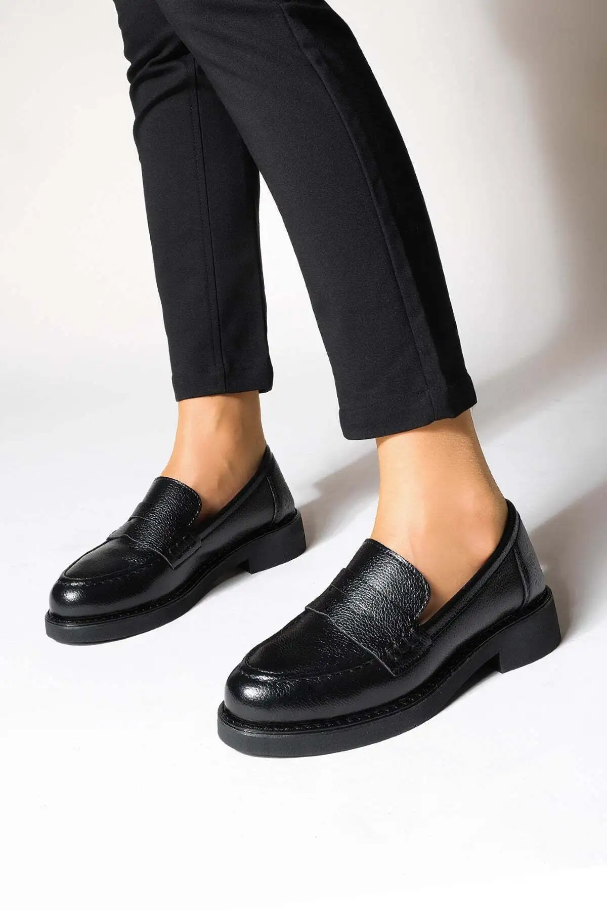 کفش زنانه لوفر روزانه کلاسیک کژوال موکاسین فونله مشکی - 796 کفش زنانه لوفر روزانه کلاسیک کژوال موکاسین فونله مشکی - 796