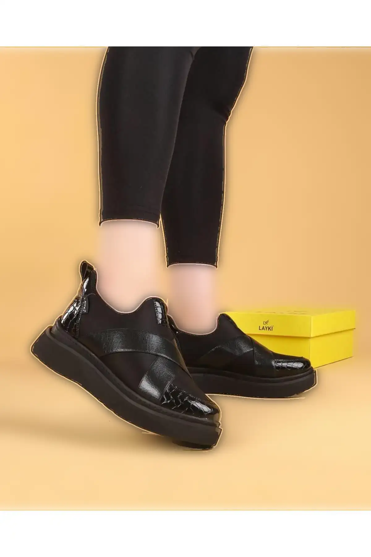 کفش پیاده روی پارچه ای چتر الاستیک چتر کروکت رنگ مشکی نسیکا - 357 کفش پیاده روی پارچه ای چتر الاستیک چتر کروکت رنگ مشکی نسیکا - 357