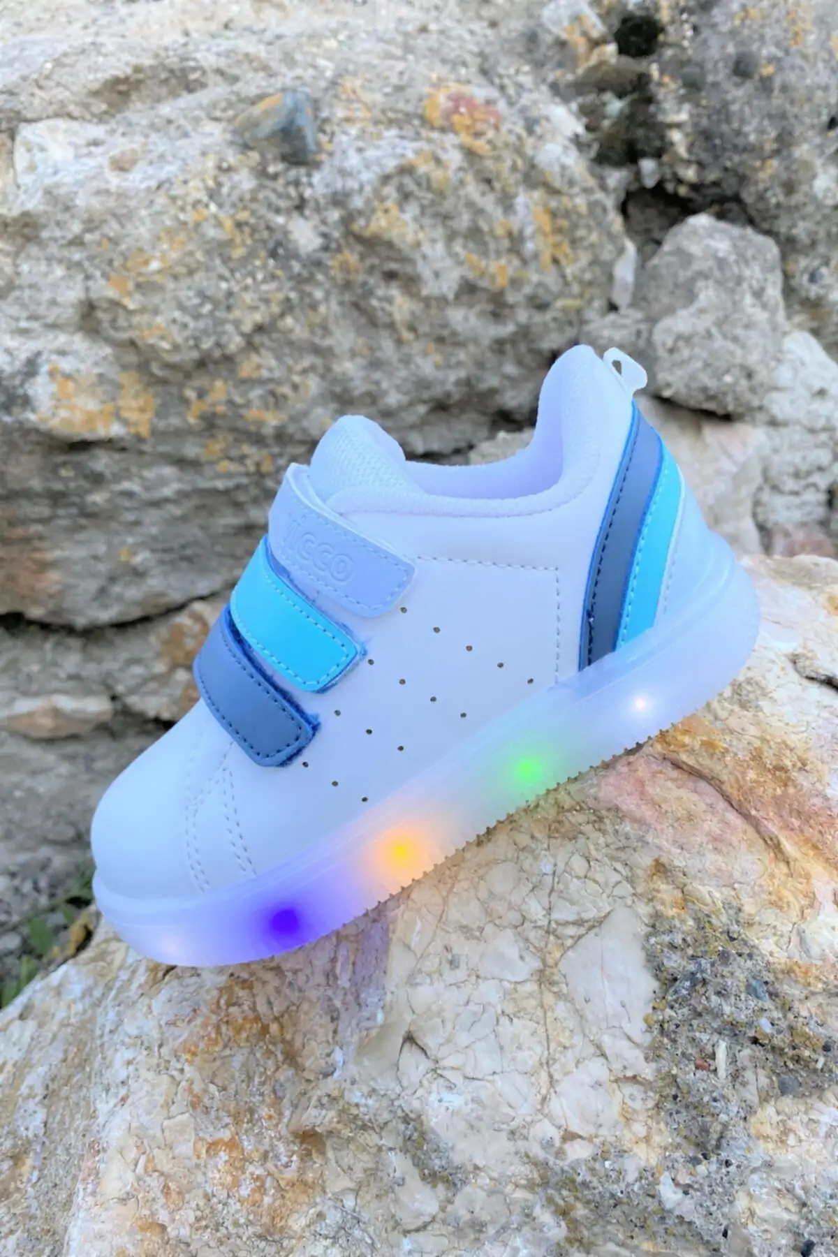 کفش اسپرت سفید - زیره (سایز 22 - 30) - 382 کفش اسپرت سفید - زیره (سایز 22 - 30) - 382