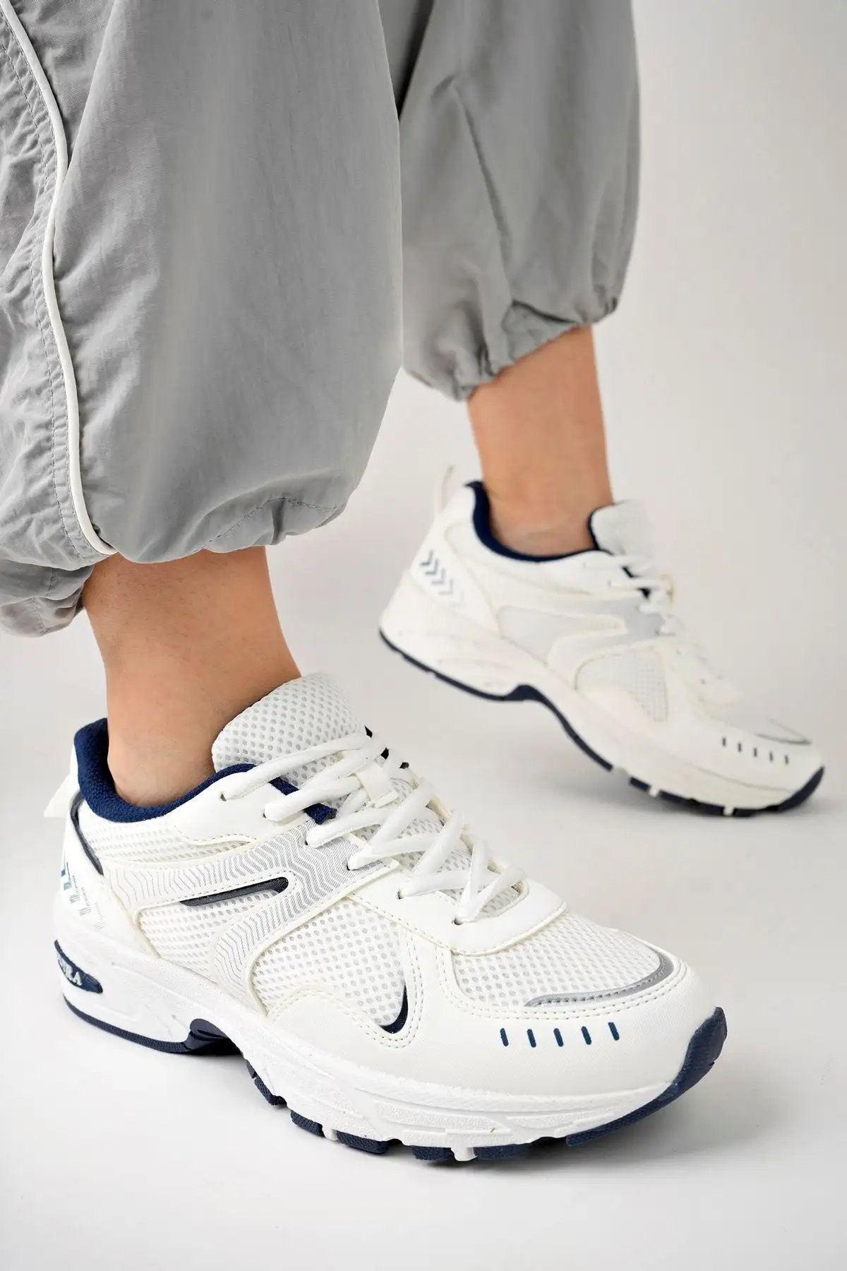 کفش راحتی زنانه سفید - 324 کفش راحتی زنانه سفید - 324