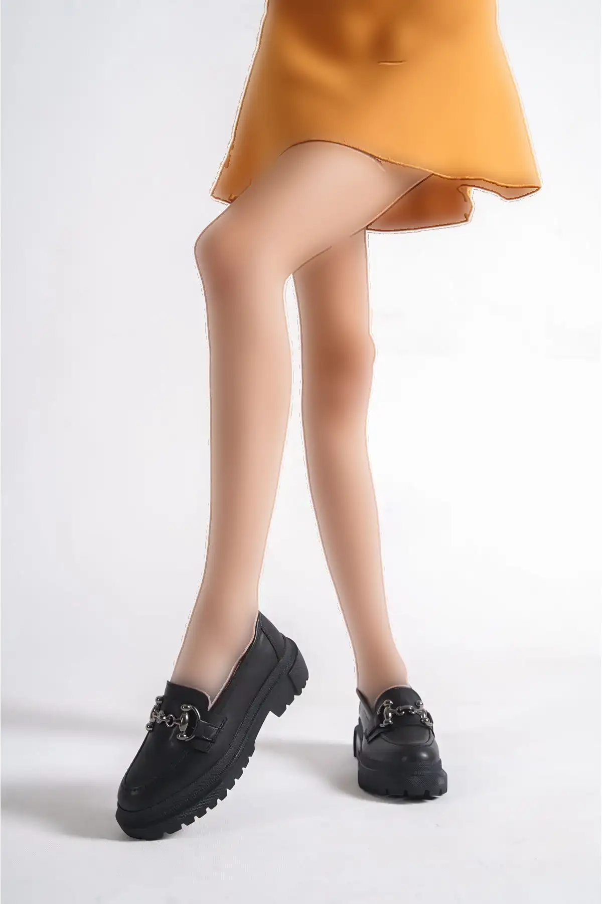 کفش کتانی زنانه سگک فلزی پنجه بیضی - 832 کفش کتانی زنانه سگک فلزی پنجه بیضی - 832