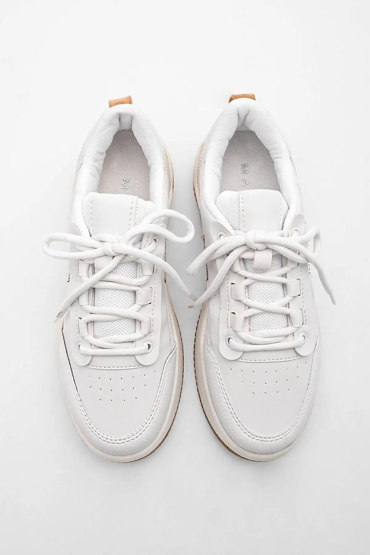 کفش کتانی زنانه زیره بلند اسپرت Loske white - 318 کفش کتانی زنانه زیره بلند اسپرت Loske white - 318