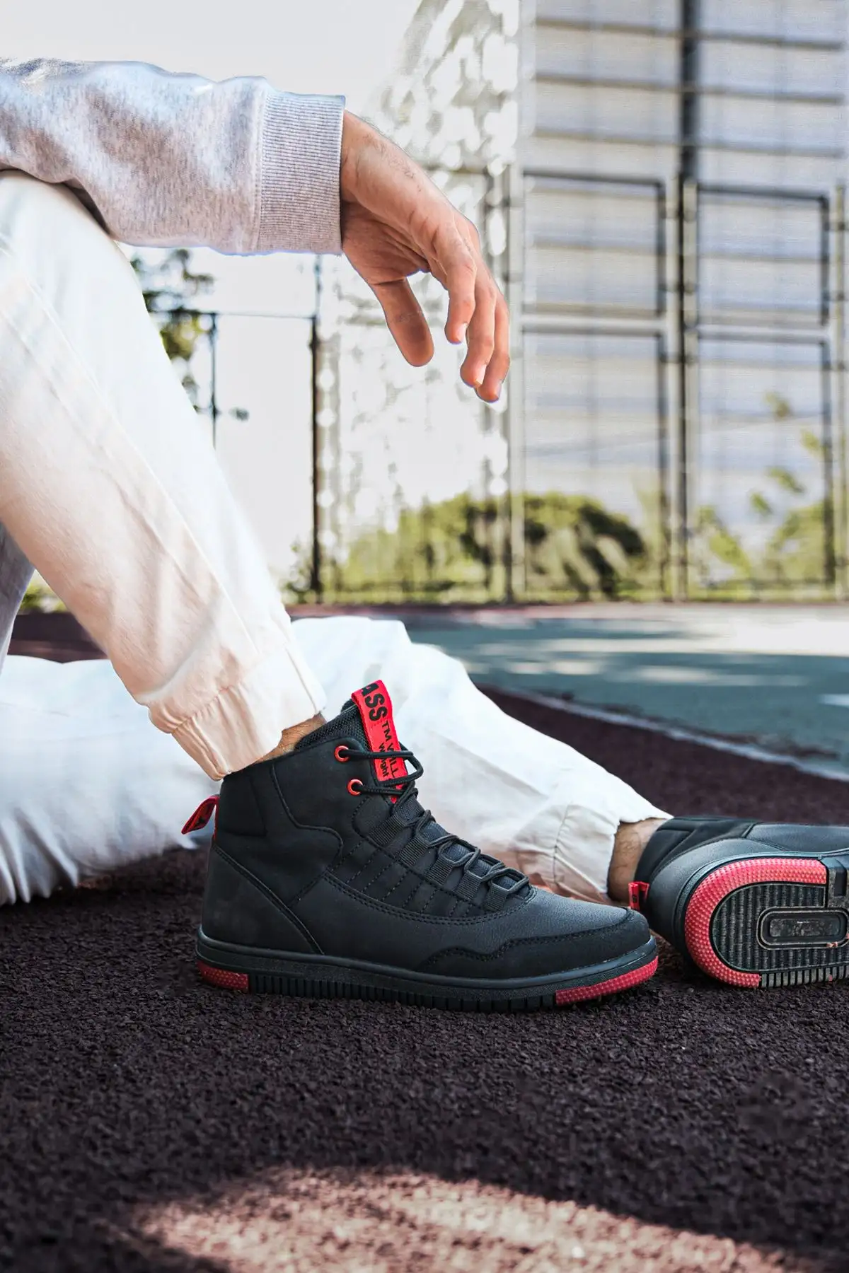 چکمه کتانی مردانه قرمز مشکی 00122262 - 85 چکمه کتانی مردانه قرمز مشکی 00122262 - 85