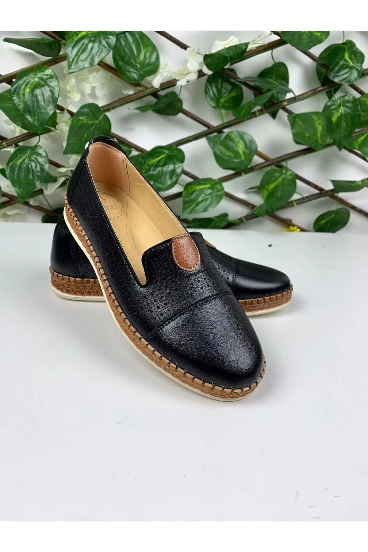 کفش راحتی ارتوپدی زیره پیاده روی زنانه مادر - 1180 کفش راحتی ارتوپدی زیره پیاده روی زنانه مادر - 1180