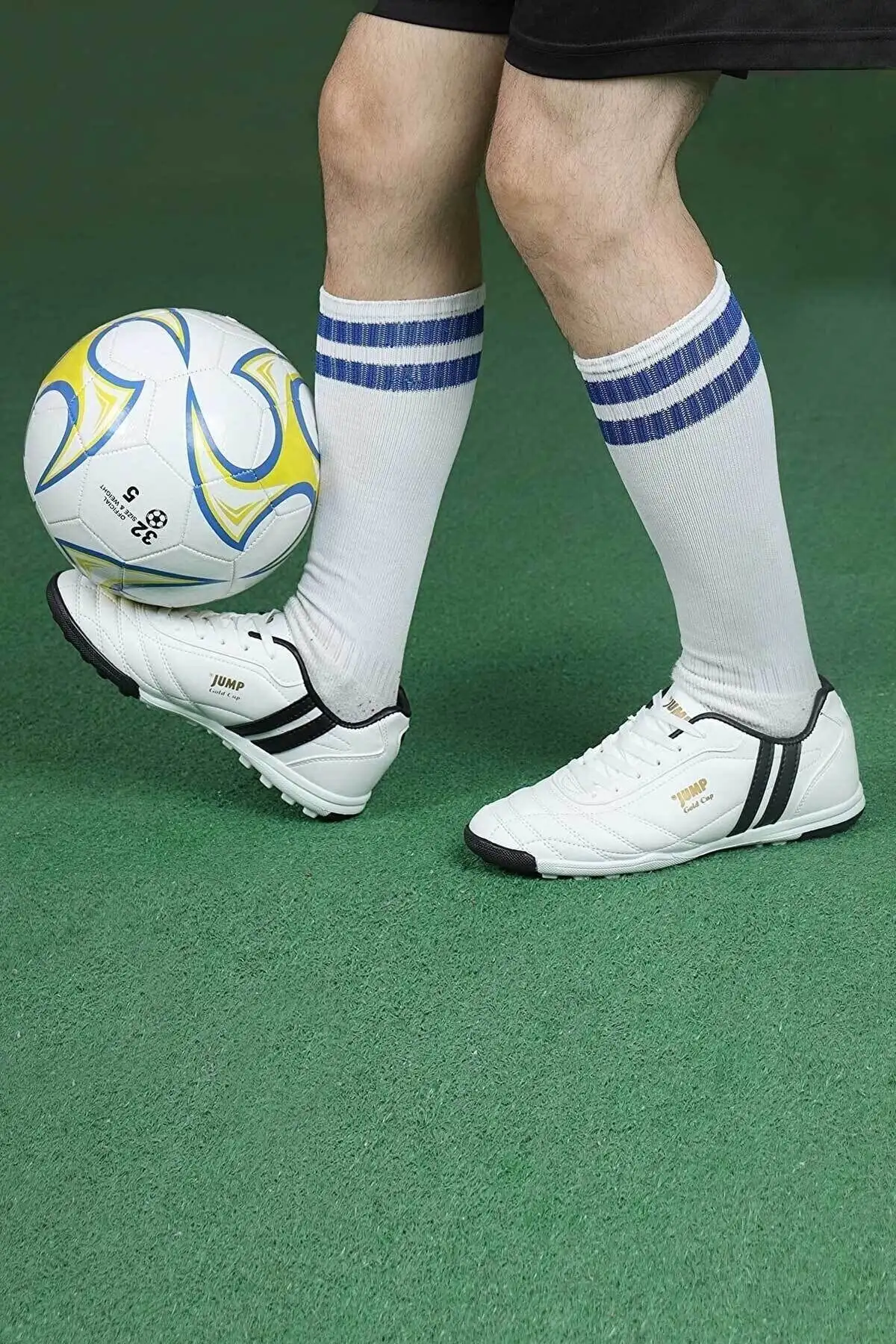 13258 کفش فوتبال زنانه مردانه مشکی سفید Astroturf 36/45 -1 - 888 13258 کفش فوتبال زنانه مردانه مشکی سفید Astroturf 36/45 -1 - 888