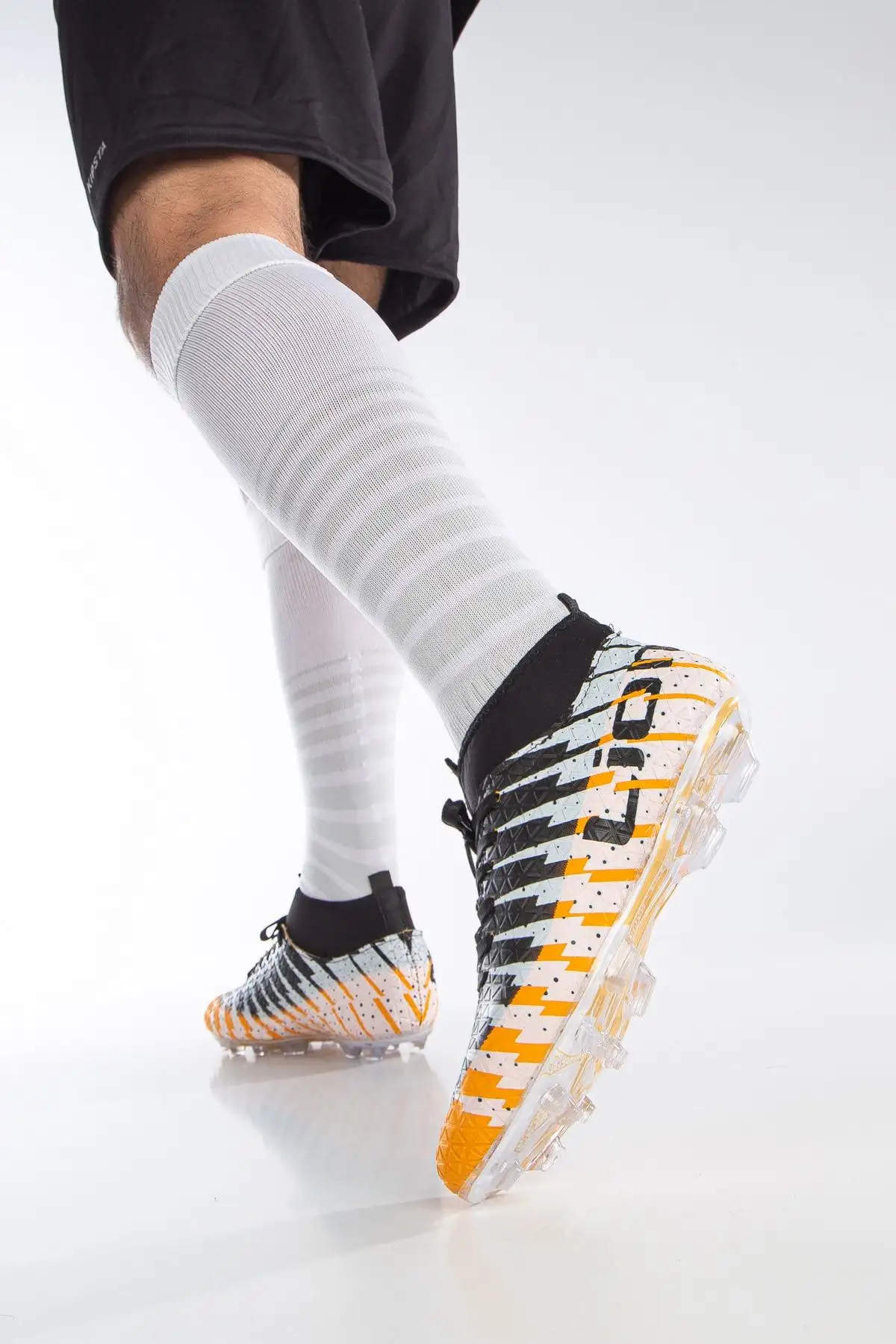 چکمه های فوتبال یونیسکس با جوراب مشکی خردلی - 872 چکمه های فوتبال یونیسکس با جوراب مشکی خردلی - 872