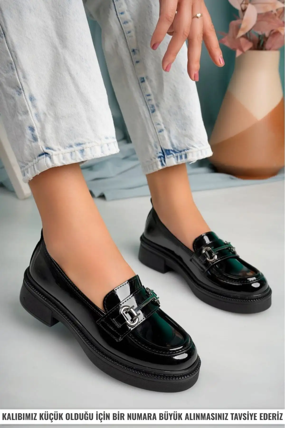 کفش لوفر بند زنجیر لاک چرمی مشکی - 1235 کفش لوفر بند زنجیر لاک چرمی مشکی - 1235