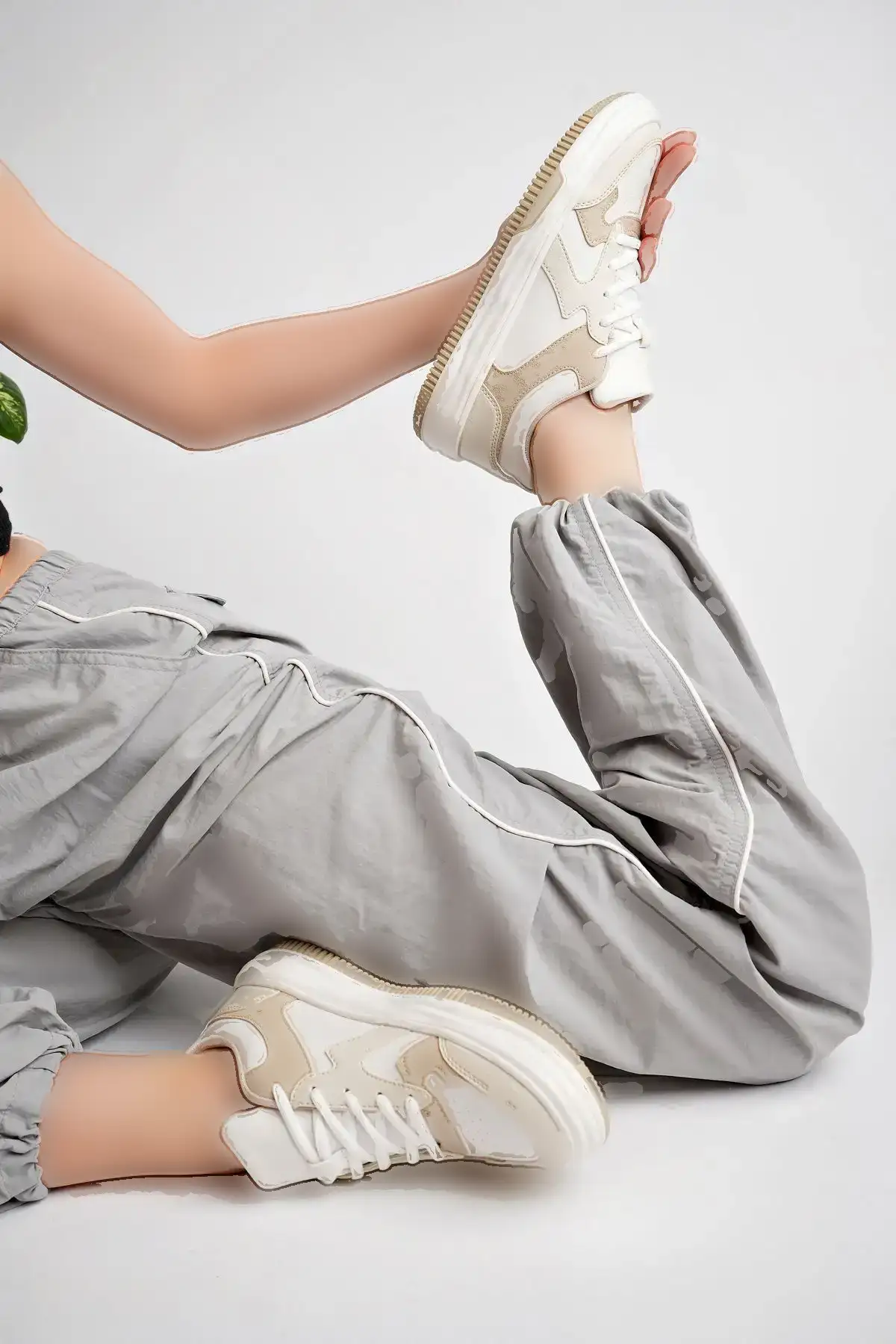 کفش راحتی زنانه بژ - 302