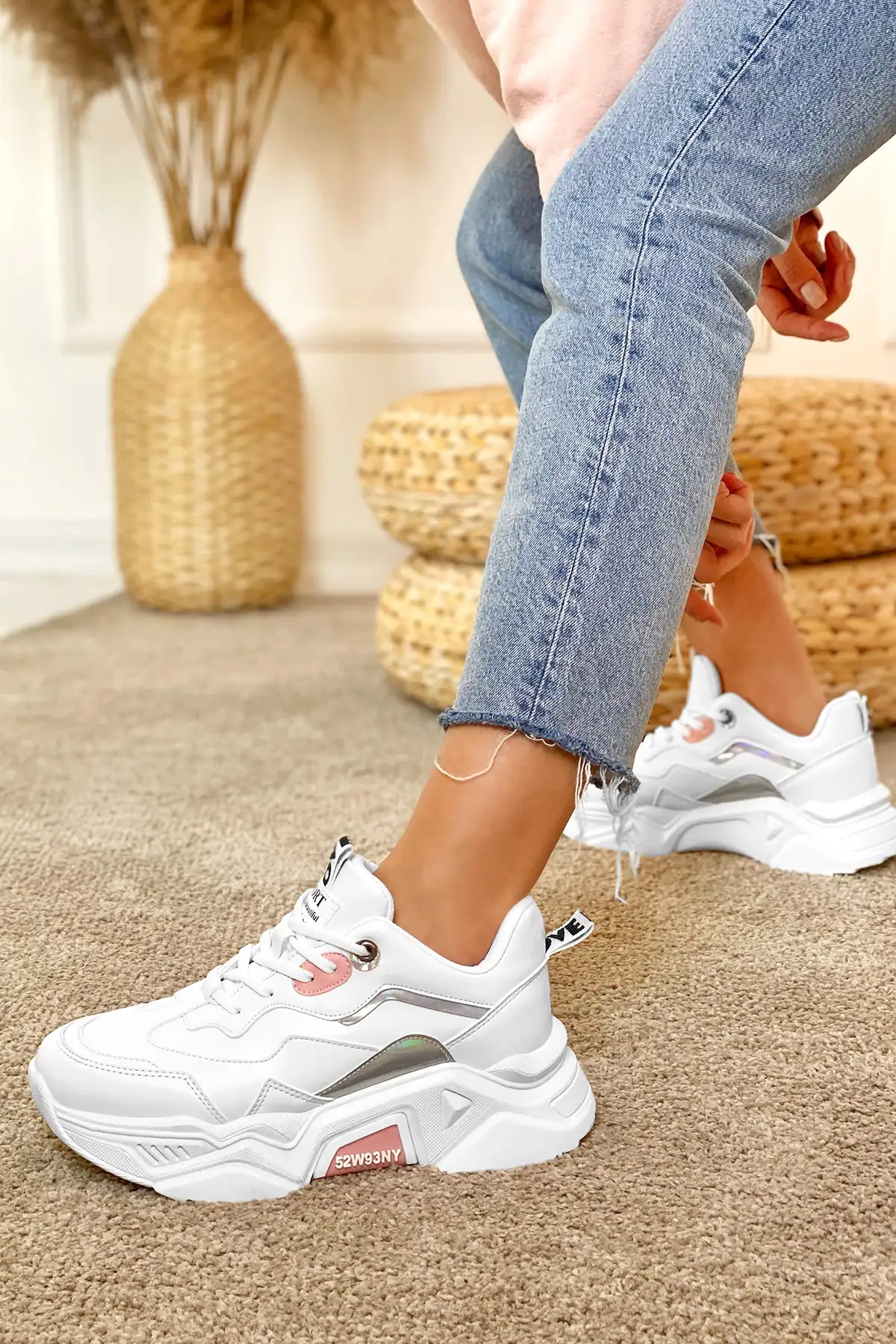 کفش کتانی پودری سفید زنانه - 25 کفش کتانی پودری سفید زنانه - 25