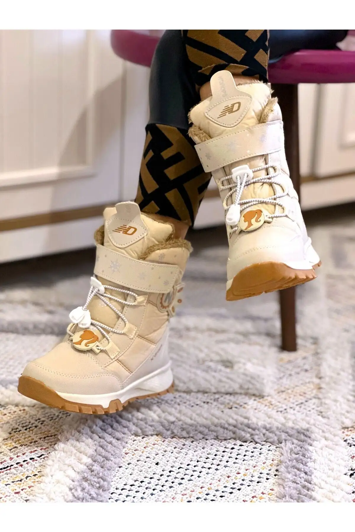 چکمه دخترانه خز بژ قهوه ای مایل به زرد داخل کفی بدون لغزش چکمه ارتوپدی بچه گانه برفی - 206 چکمه دخترانه خز بژ قهوه ای مایل به زرد داخل کفی بدون لغزش چکمه ارتوپدی بچه گانه برفی - 206