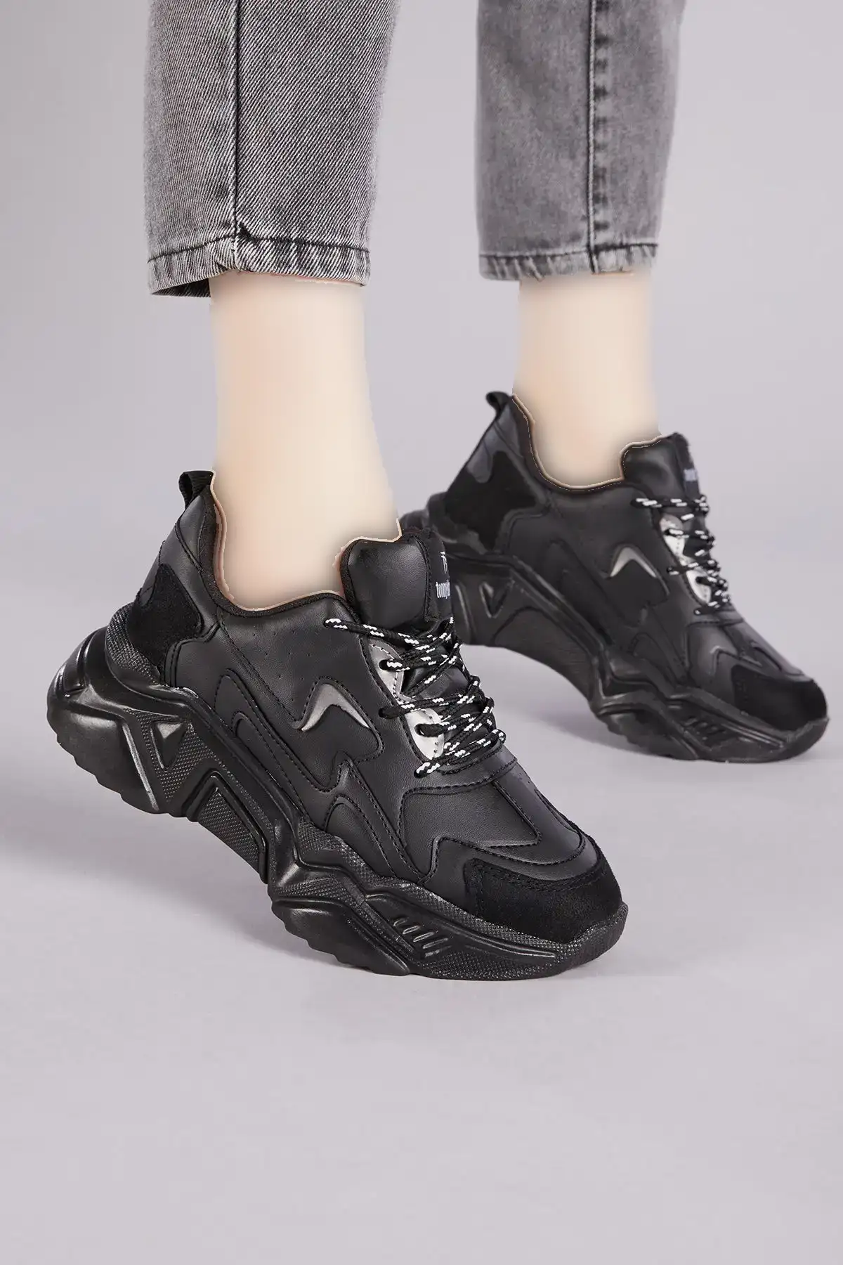 کفش اسپرت مشکی زنانه Dnz - 329 کفش اسپرت مشکی زنانه Dnz - 329