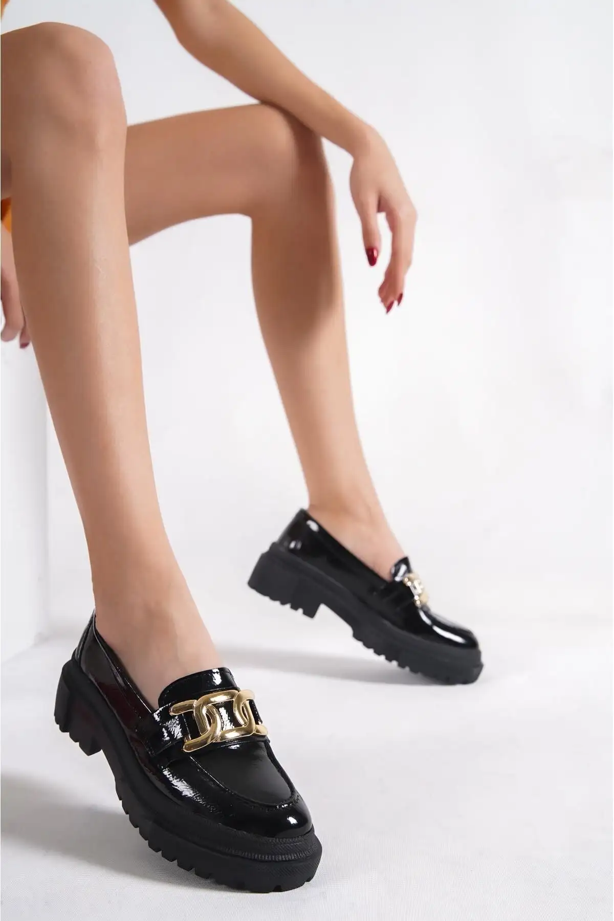 اکسسوری فلزی پنجه بیضی Capone Trak زیره چروک مشکی لاک زنانه - 1230 اکسسوری فلزی پنجه بیضی Capone Trak زیره چروک مشکی لاک زنانه - 1230