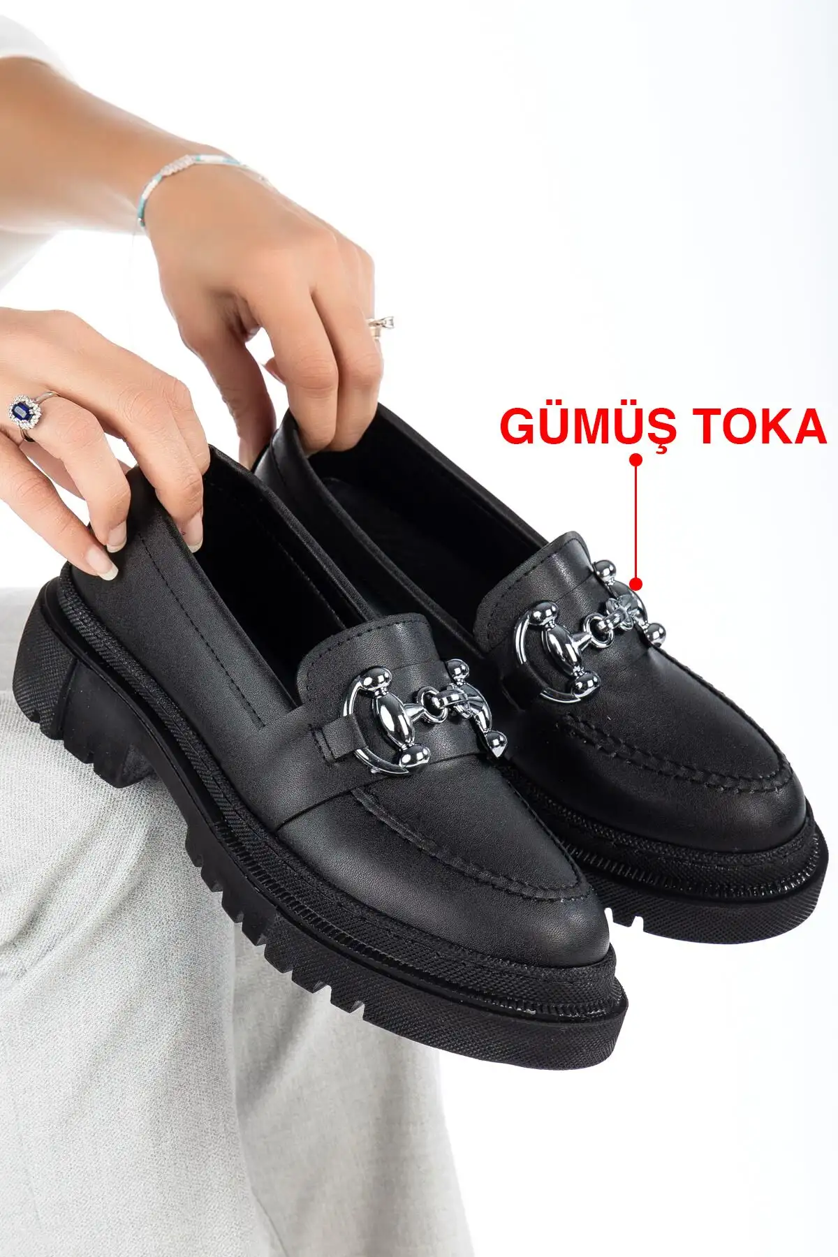 سگک نقره ای زیره ضخیم کفش لوفر زنانه موکاسین Gc - 1250 سگک نقره ای زیره ضخیم کفش لوفر زنانه موکاسین Gc - 1250