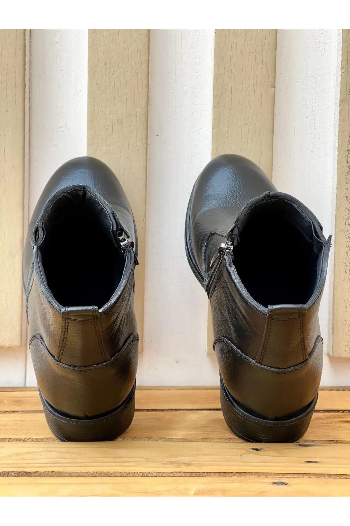 چکمه مردانه چرم اصل M027 - 507 چکمه مردانه چرم اصل M027 - 507