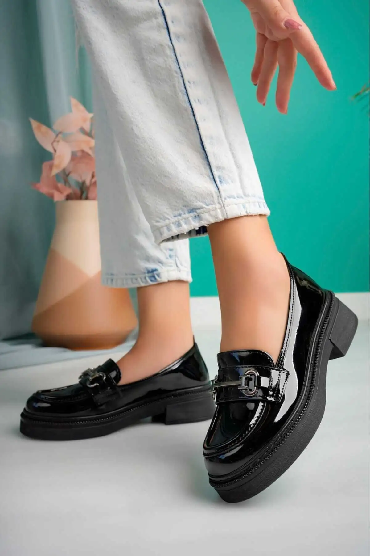 کفش لوفر بند زنجیر لاک چرمی مشکی - 1235 کفش لوفر بند زنجیر لاک چرمی مشکی - 1235