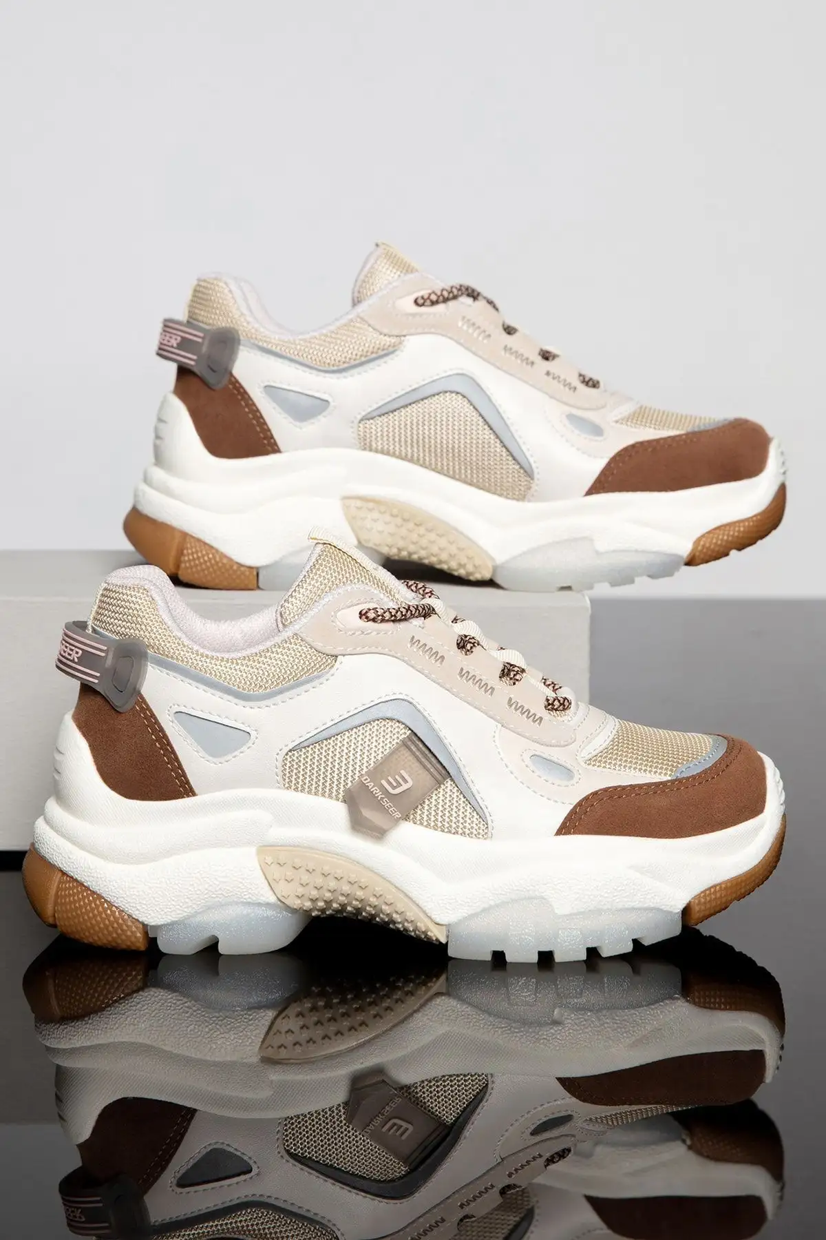 کفش کتانی زنانه Ds Linda Beige Tan - 32 کفش کتانی زنانه Ds Linda Beige Tan - 32