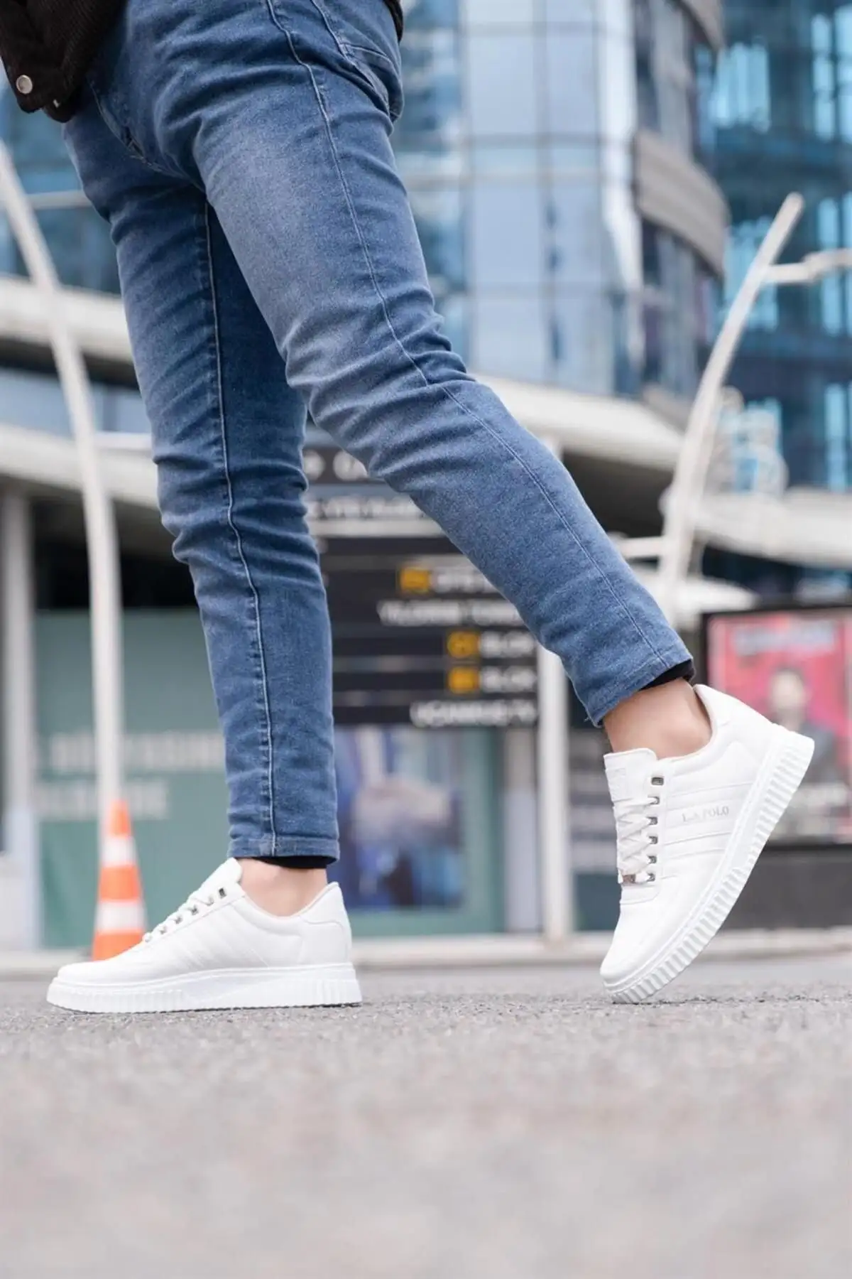 کفش اسپرت مردانه بند بند 109 رنگ سفید زیره سفید - 19 کفش اسپرت مردانه بند بند 109 رنگ سفید زیره سفید - 19