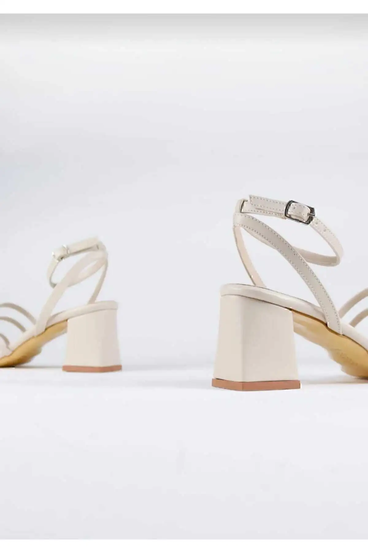 صندل زنانه پاشنه دار - 1158 صندل زنانه پاشنه دار - 1158