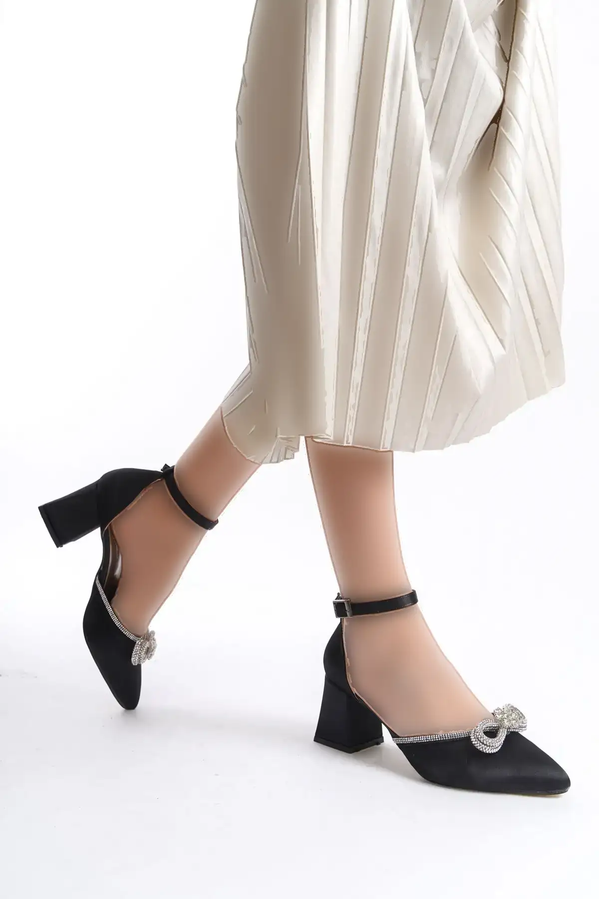 کفش پاشنه دار پاپیونی زنانه ساتن مشکی Rozza Bg1042-119-0019 - 431 کفش پاشنه دار پاپیونی زنانه ساتن مشکی Rozza Bg1042-119-0019 - 431