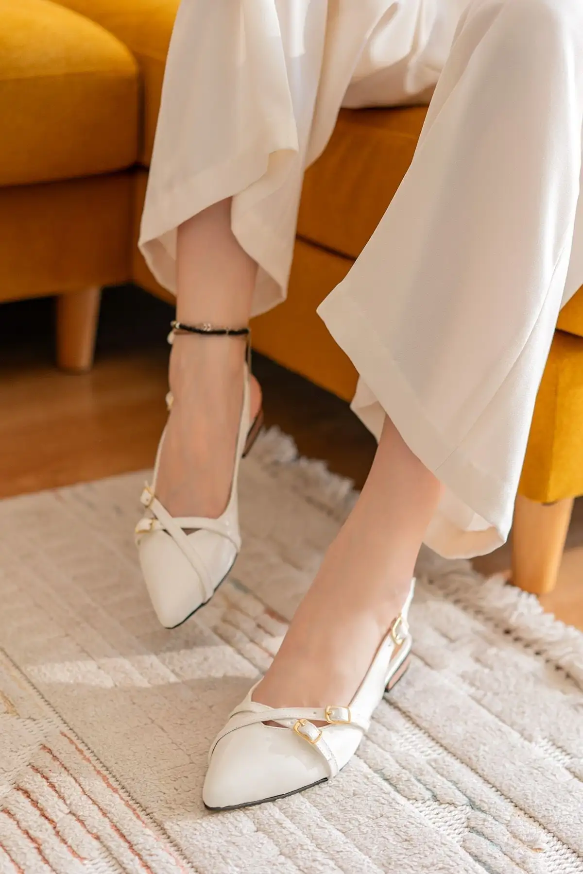 کفش نوک تیز چرم سفید Pably (پاشنه 2 سانتی متری) - 841 کفش نوک تیز چرم سفید Pably (پاشنه 2 سانتی متری) - 841