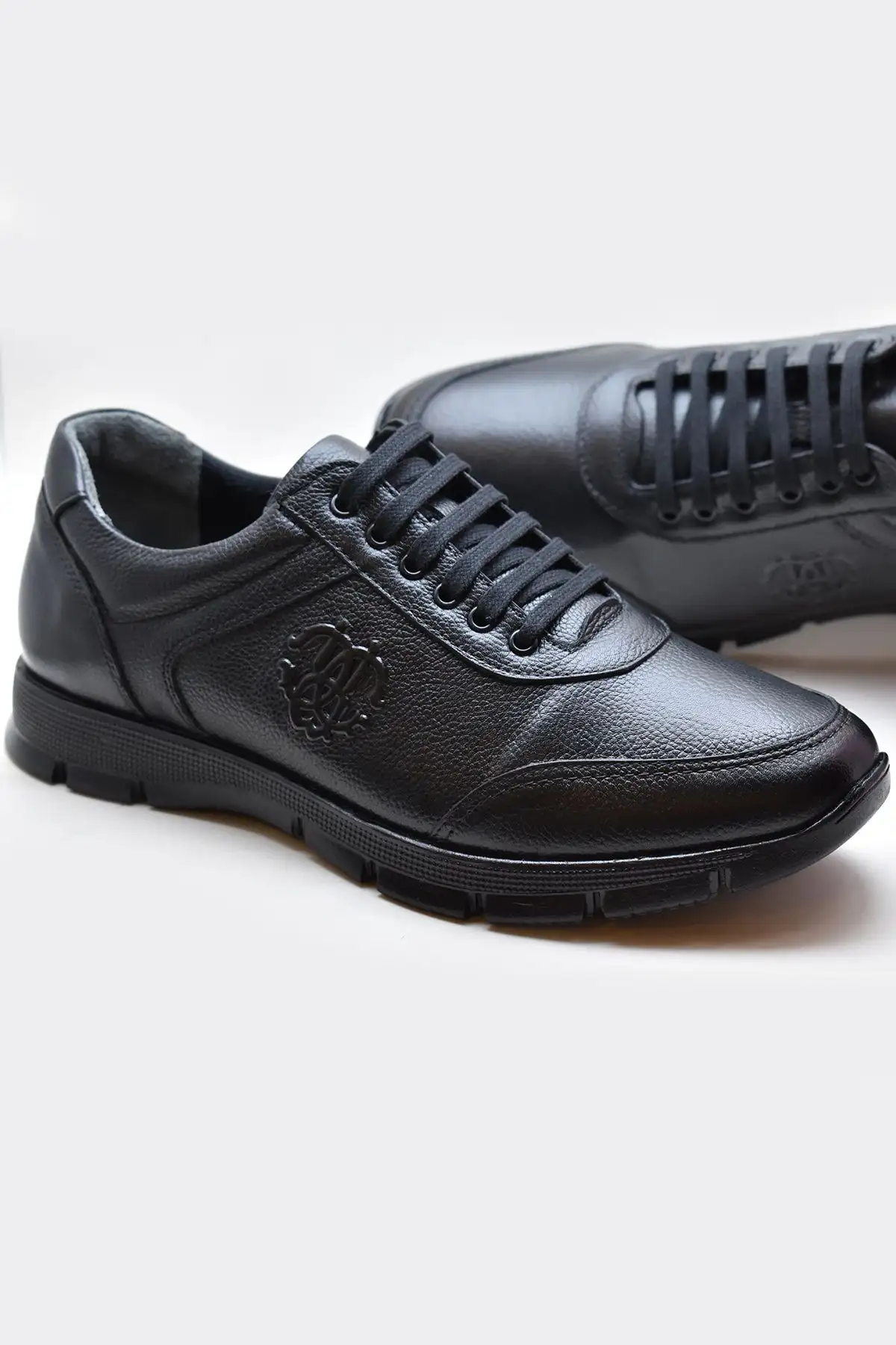 کفش مردانه زمستانی چرم اصل 405 زیره لاستیکی کامل ارتوپدی بدون لغزش - 660 کفش مردانه زمستانی چرم اصل 405 زیره لاستیکی کامل ارتوپدی بدون لغزش - 660