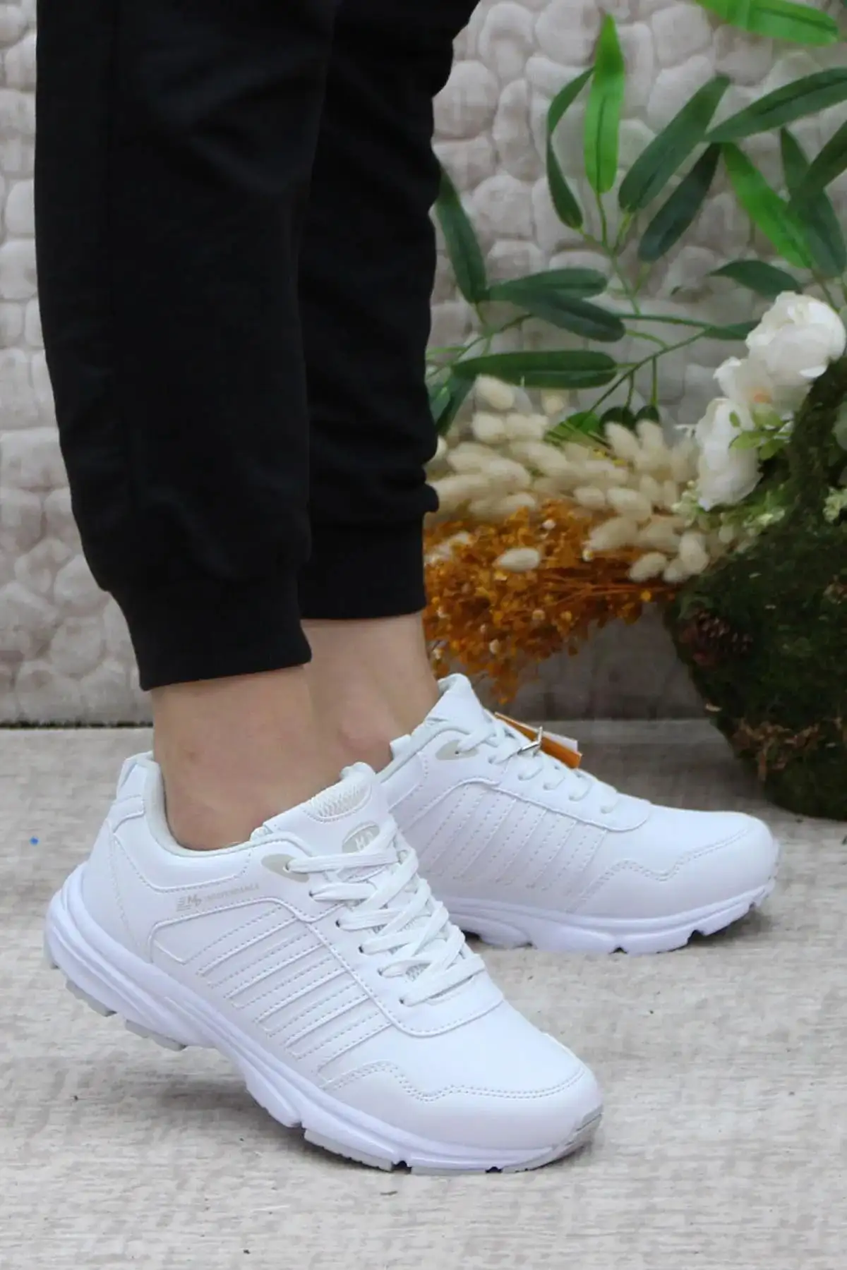 کفش ورزشی یونیسکس زمستانی ضد لغزش زیره پلی چرمی راحت ارتوپدی سبک سفید - 742