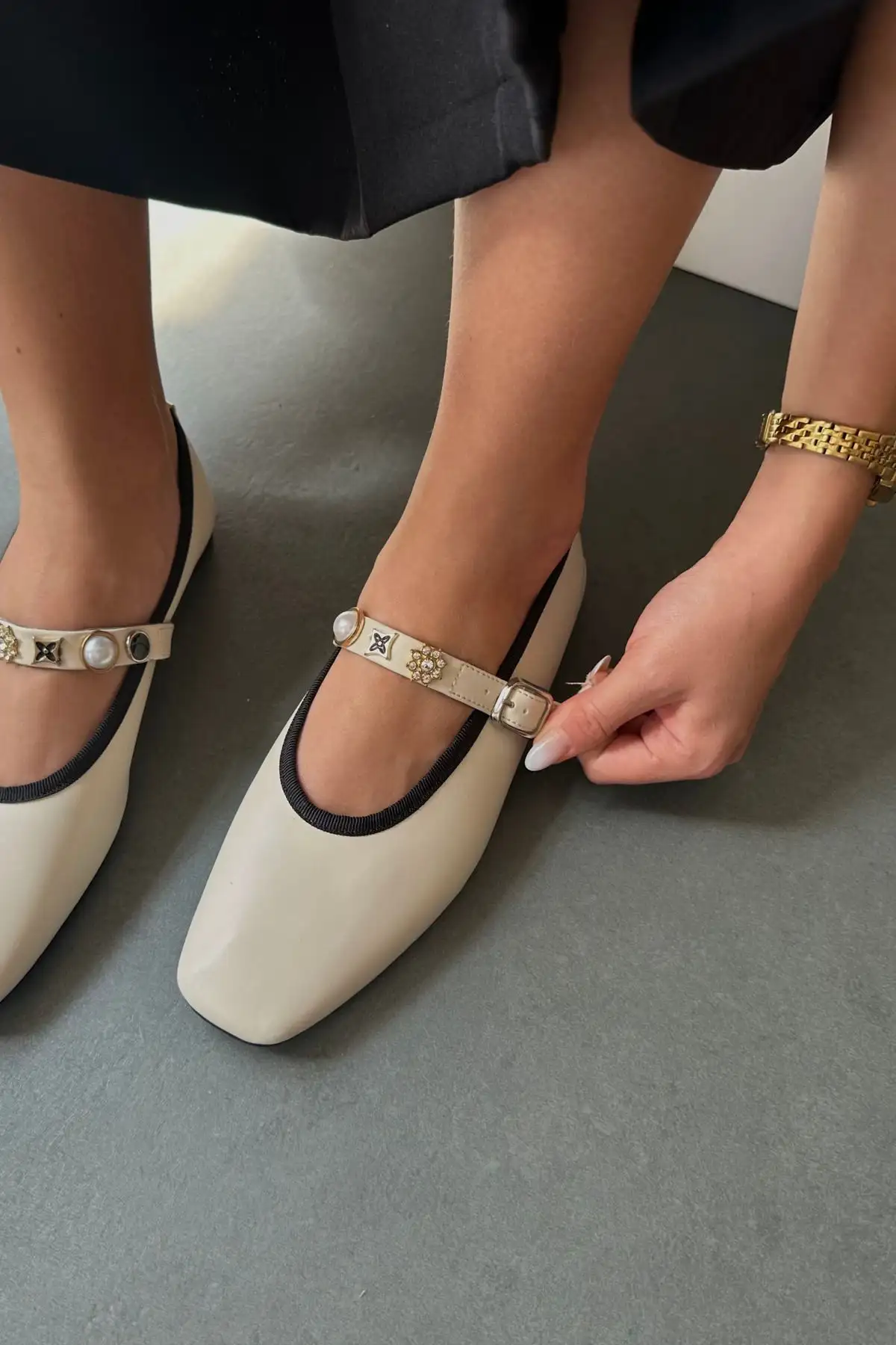 کفش تخت زنانه بژ - 1303 کفش تخت زنانه بژ - 1303