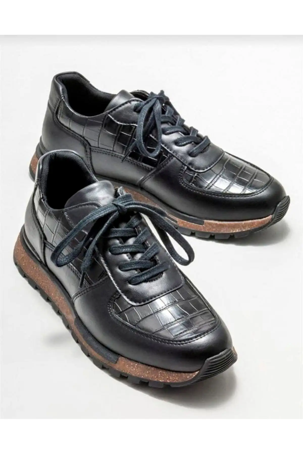 کفش راحتی مردانه چرم اصل - 70 کفش راحتی مردانه چرم اصل - 70