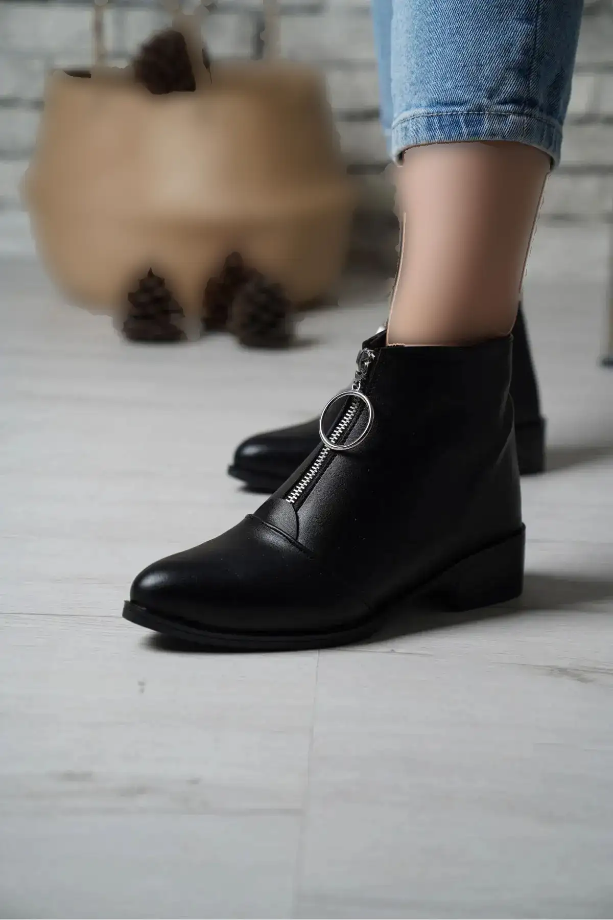 بوت چرم جلو مشکی زنانه - 116 بوت چرم جلو مشکی زنانه - 116